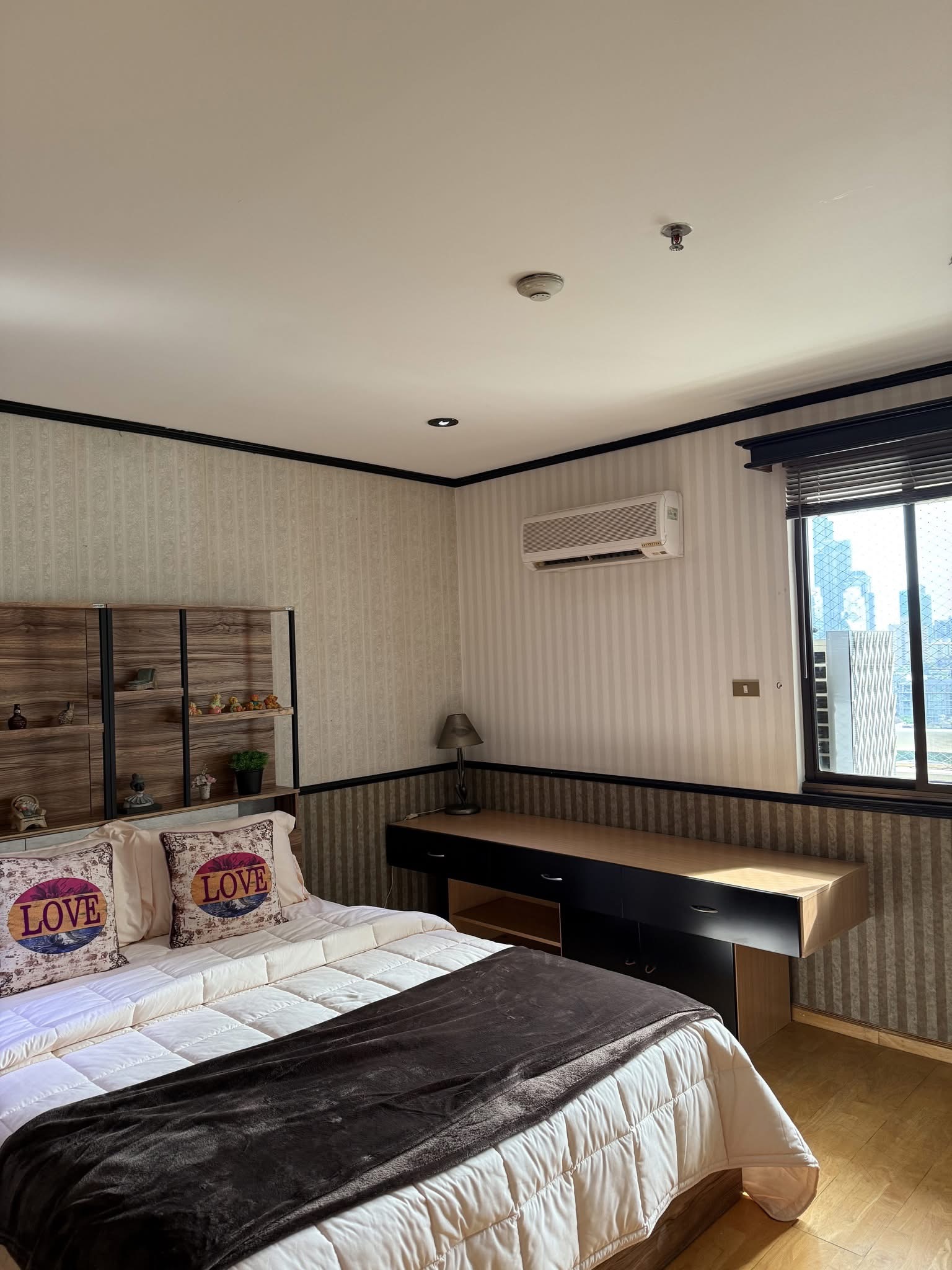 Recently Renovated Two Bedroom Condo Sukhumvit 39 near BTS Phrom Phong