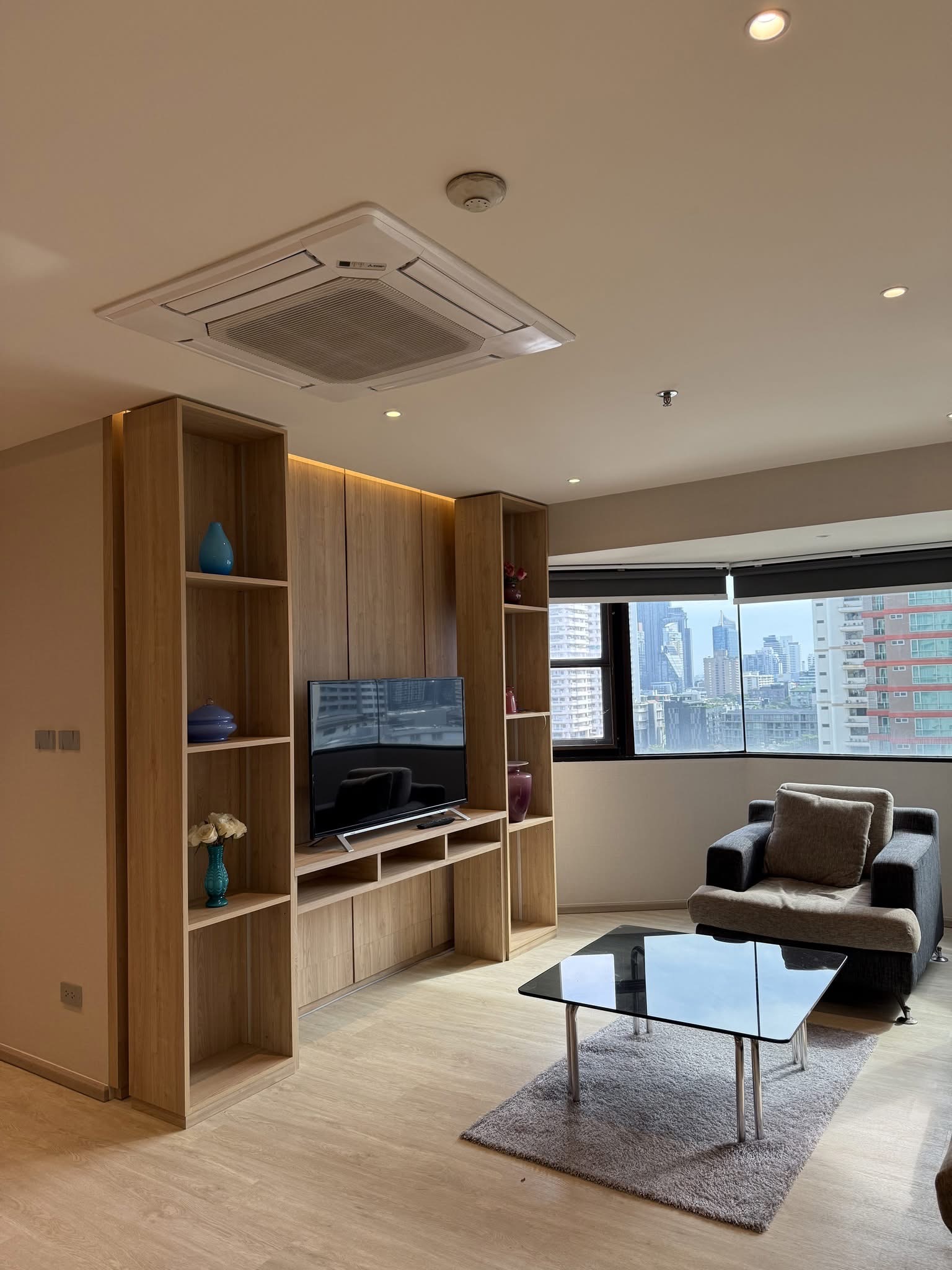 Recently Renovated Two Bedroom Condo Sukhumvit 39 near BTS Phrom Phong