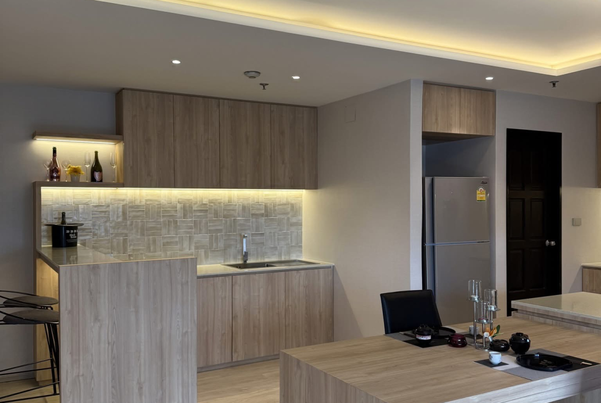 Recently Renovated Two Bedroom Condo Sukhumvit 39 near BTS Phrom Phong
