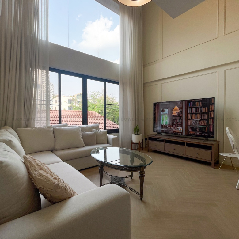 Beautiful Four-Storey Townhouse for Rent in Thong Lor