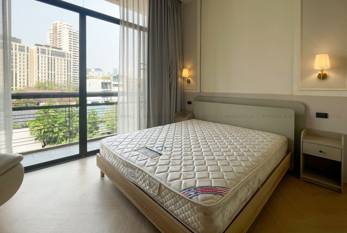 Beautiful Four-Storey Townhouse for Rent in Thong Lor