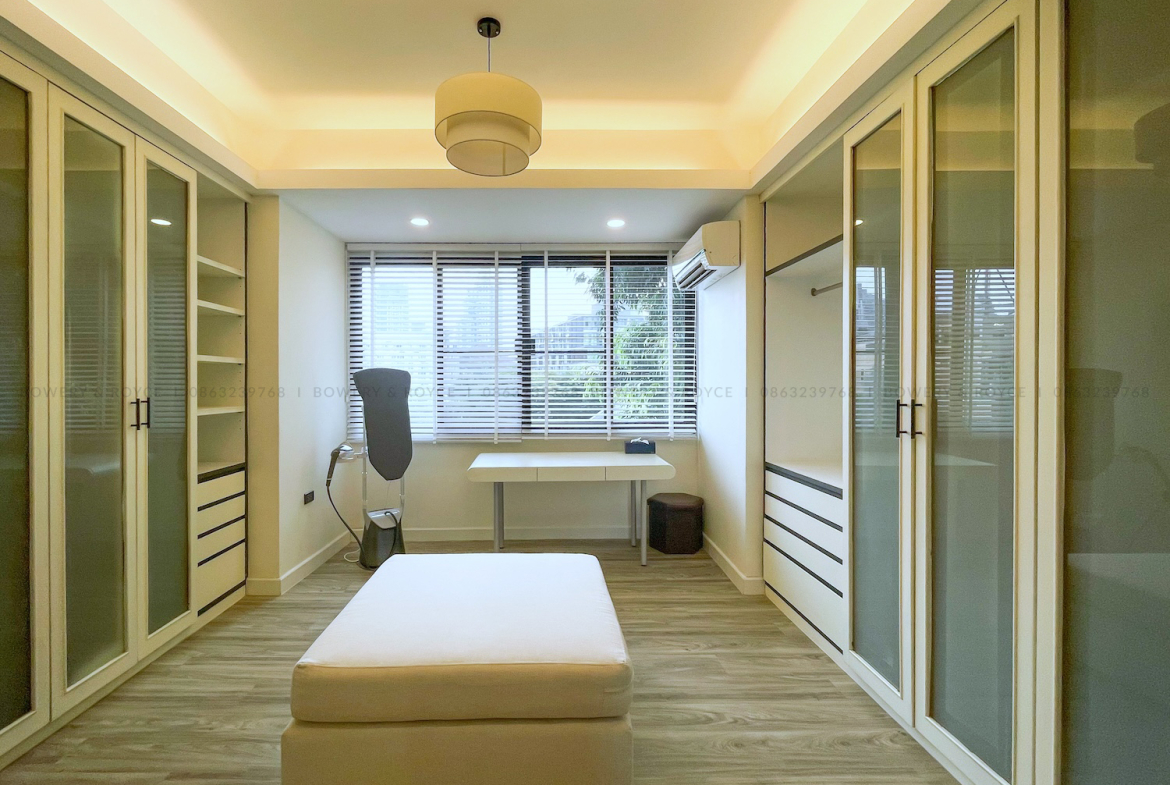 Beautiful Four-Storey Townhouse for Rent in Thong Lor
