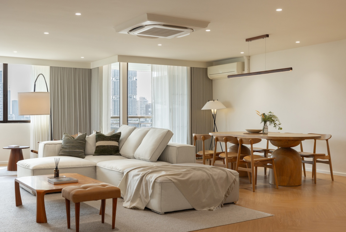 Spacious Three bedroom pet friendly condo for rent in Thong Lor