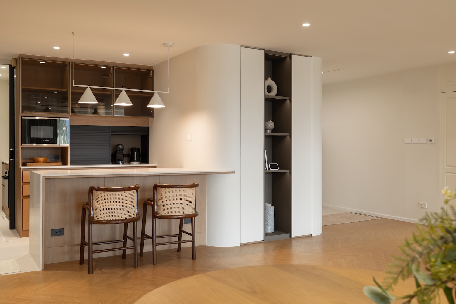Spacious Three bedroom pet friendly condo for rent in Thong Lor