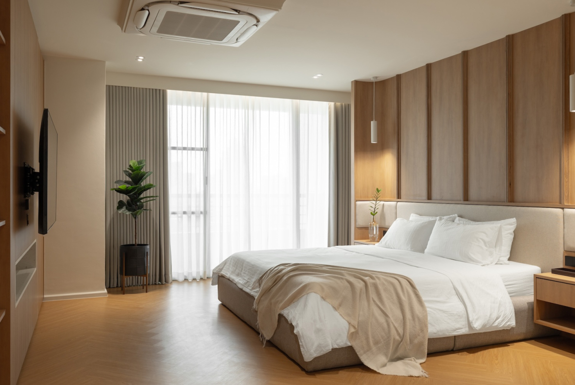 Spacious Three bedroom pet friendly condo for rent in Thong Lor