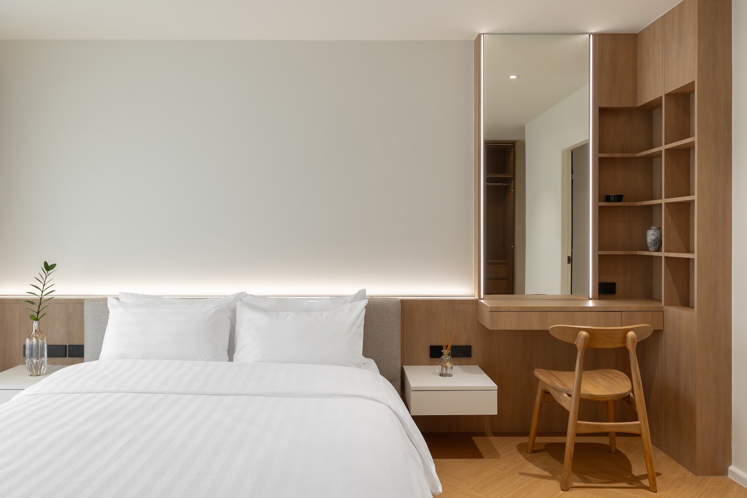 Spacious Three bedroom pet friendly condo for rent in Thong Lor