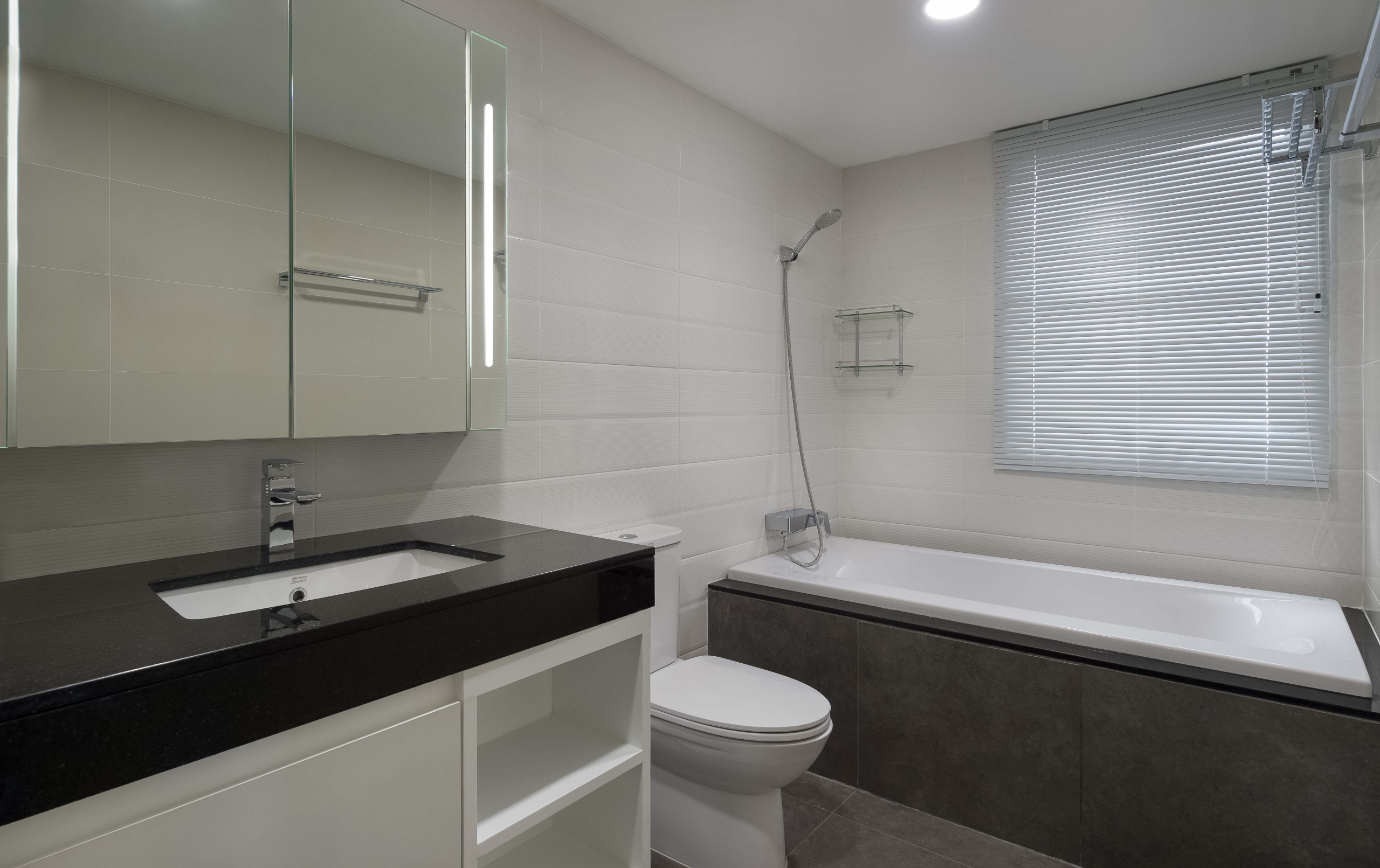1B – Bathroom Spacious 1-Bedroom Condo for Rent in Phrom Phong, Sukhumvit 26 – Prime Location