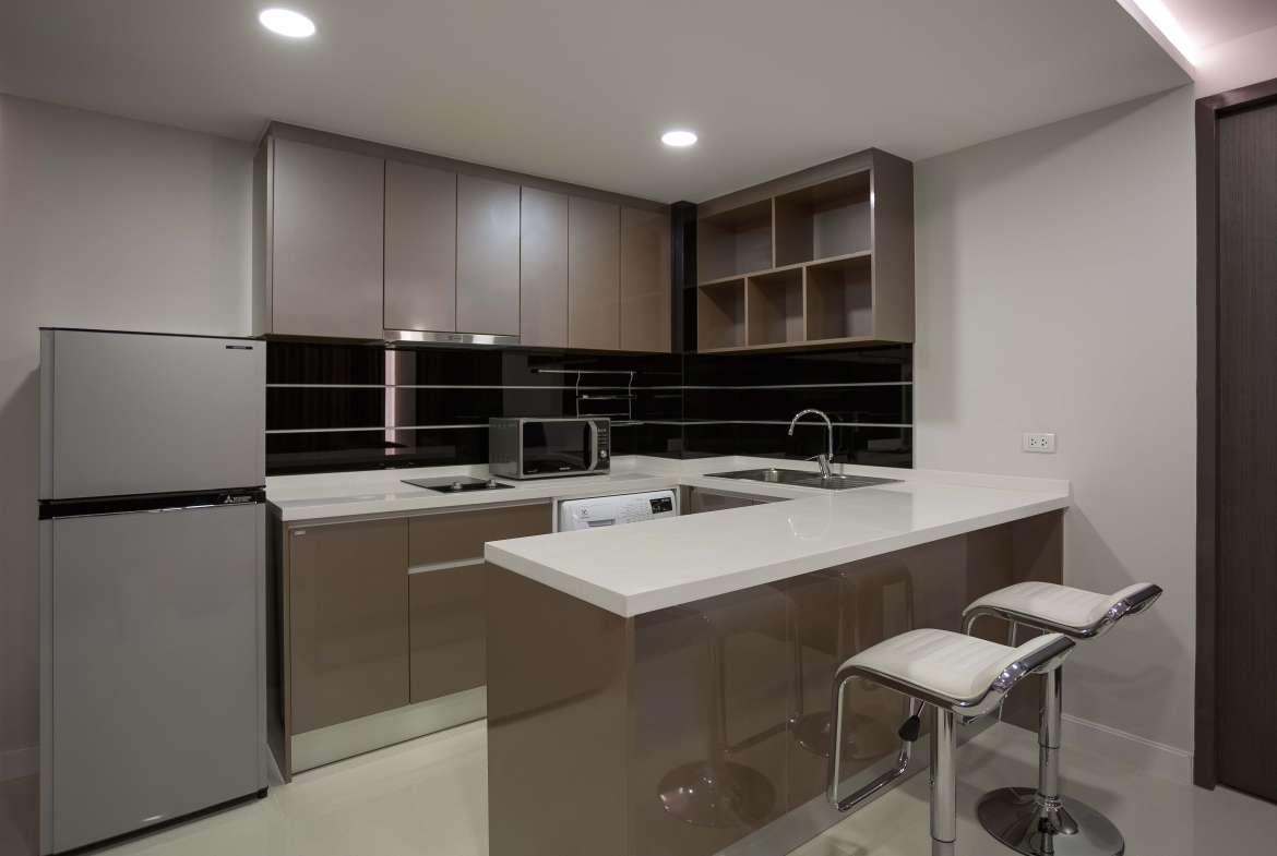 Spacious 1-Bedroom Condo for Rent in Phrom Phong, Sukhumvit 26 – Prime Location