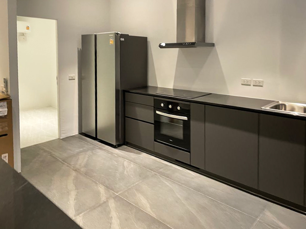 Luxury 5 Bedroom Penthouse for Rent in Phra Khanong – 375 sqm with Stunning Green Views