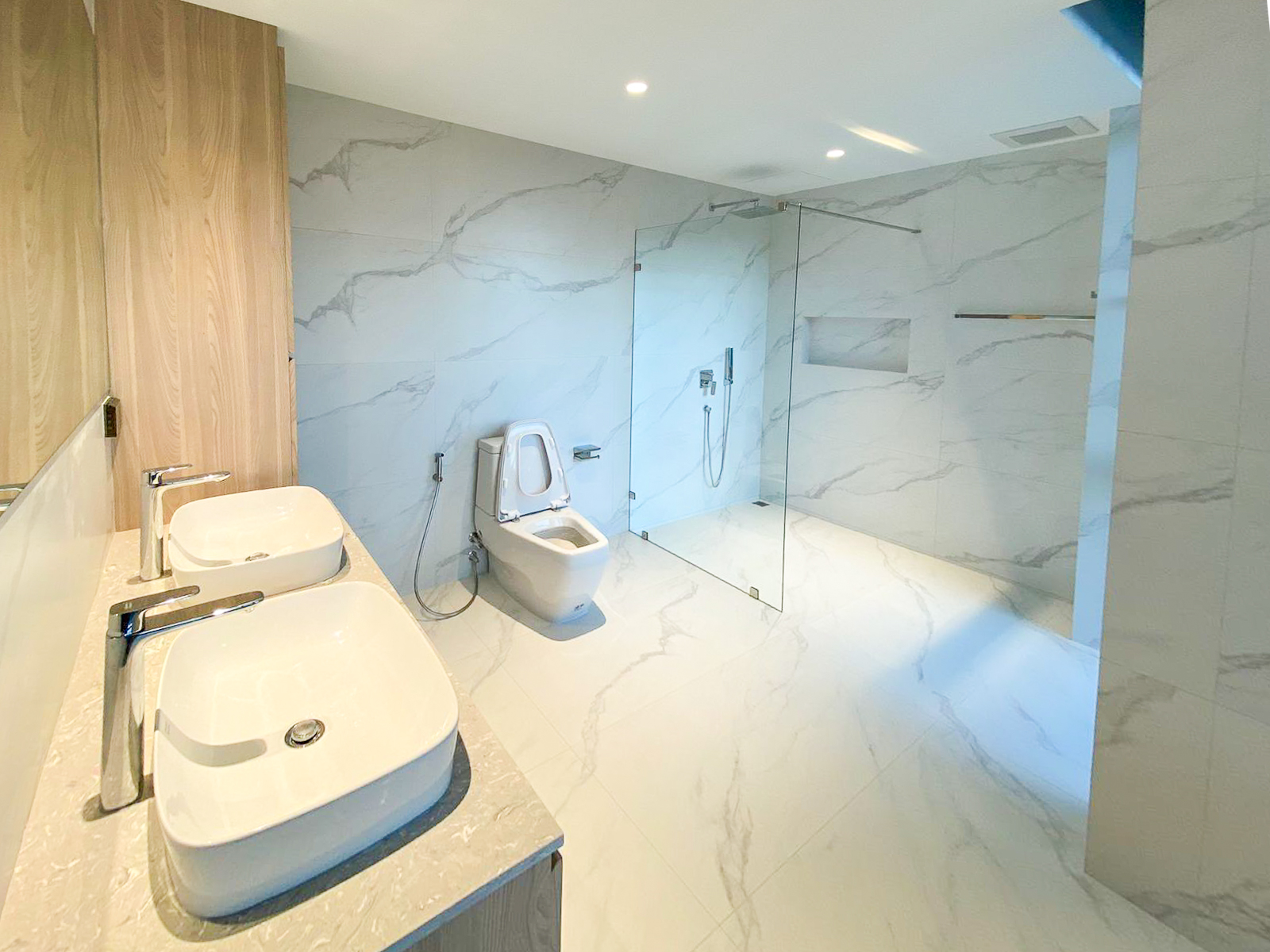 Luxury 5 Bedroom Penthouse for Rent in Phra Khanong – 375 sqm with Stunning Green Views