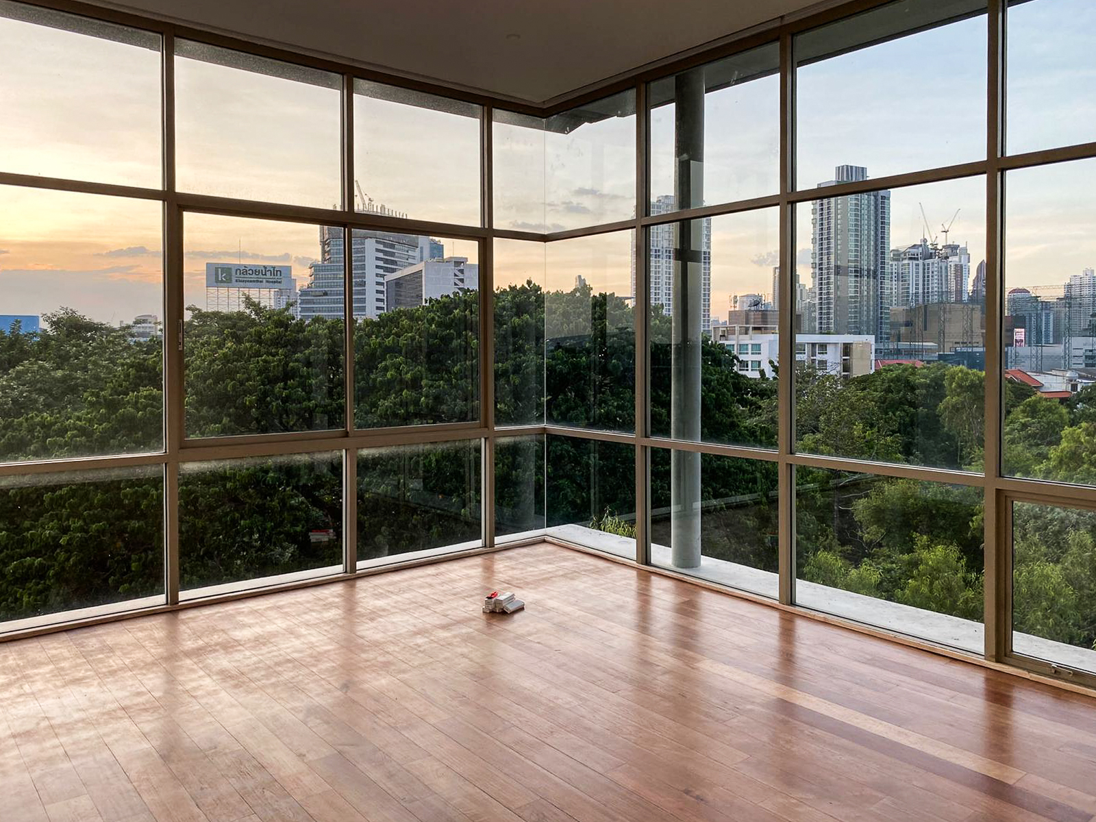 Luxury 5 Bedroom Penthouse for Rent in Phra Khanong – 375 sqm with Stunning Green Views