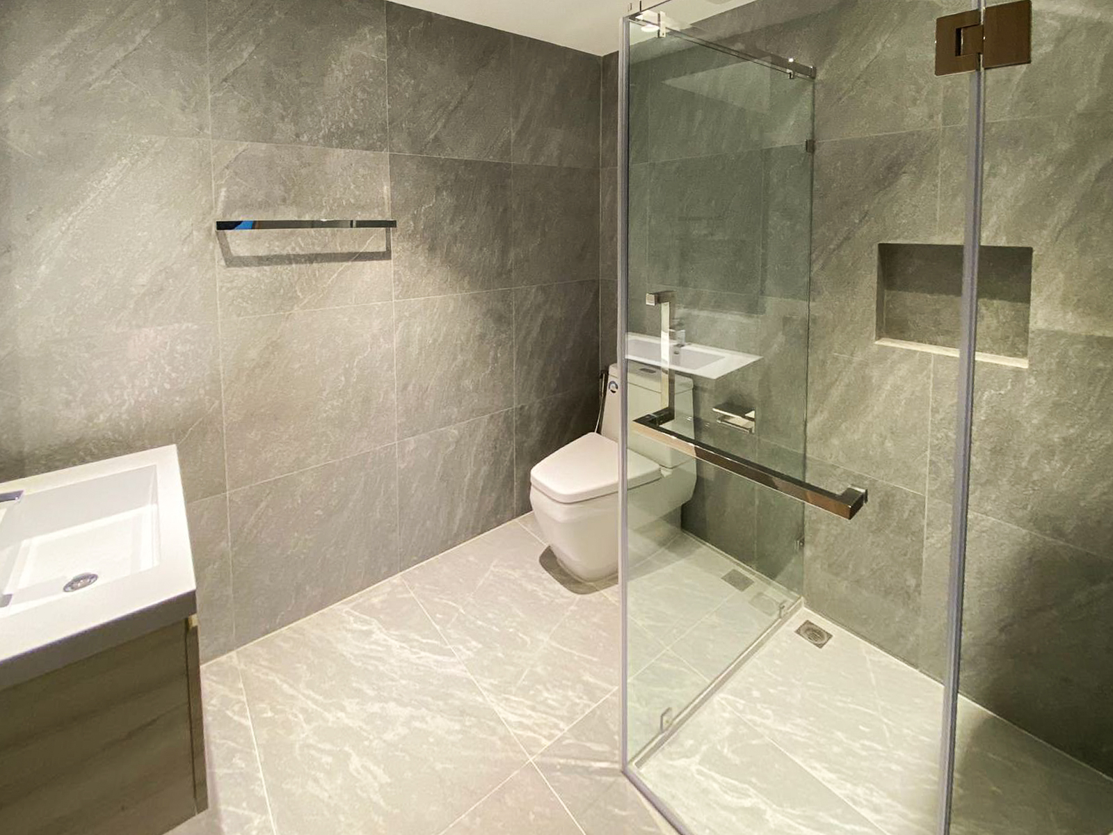 Luxury 5 Bedroom Penthouse for Rent in Phra Khanong – 375 sqm with Stunning Green Views