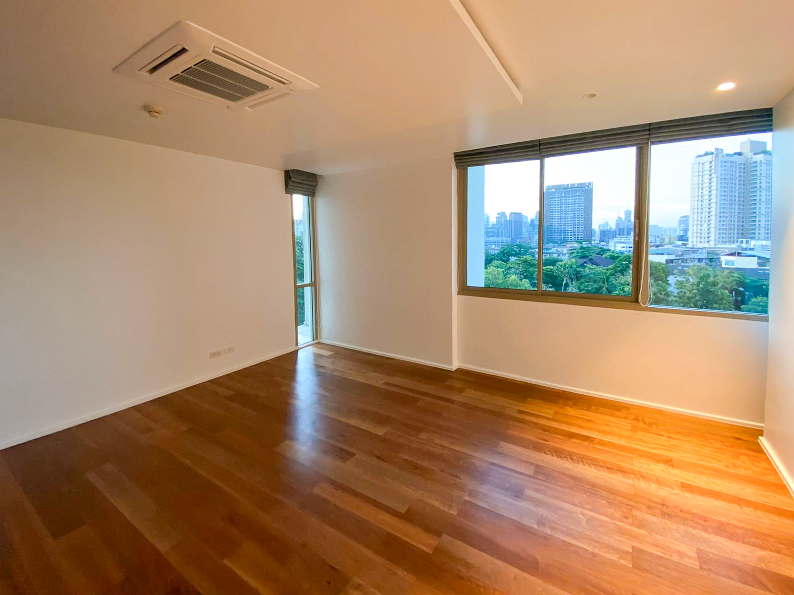 Luxury 5 Bedroom Penthouse for Rent in Phra Khanong – 375 sqm with Stunning Green Views