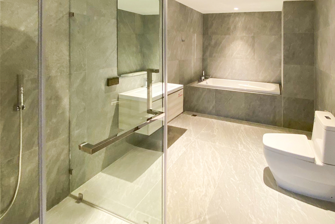 Luxury 5 Bedroom Penthouse for Rent in Phra Khanong – 375 sqm with Stunning Green Views