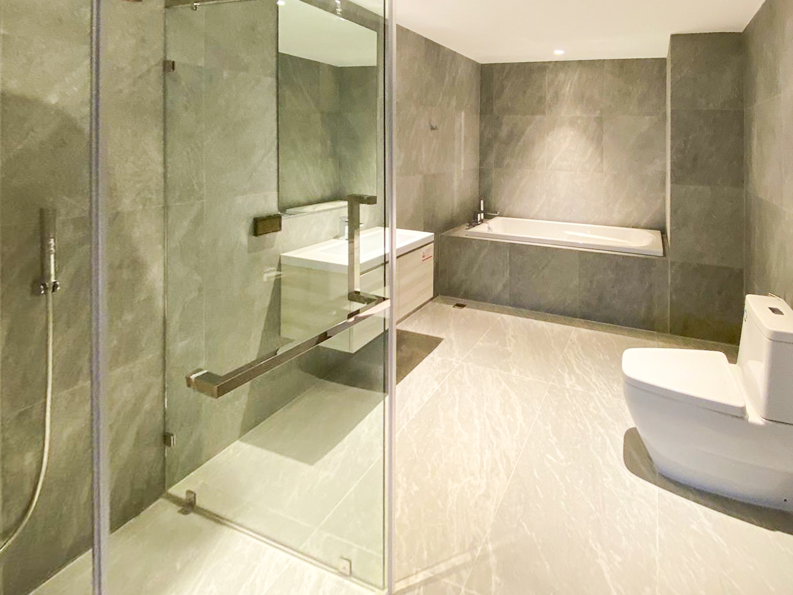 Luxury 5 Bedroom Penthouse for Rent in Phra Khanong – 375 sqm with Stunning Green Views