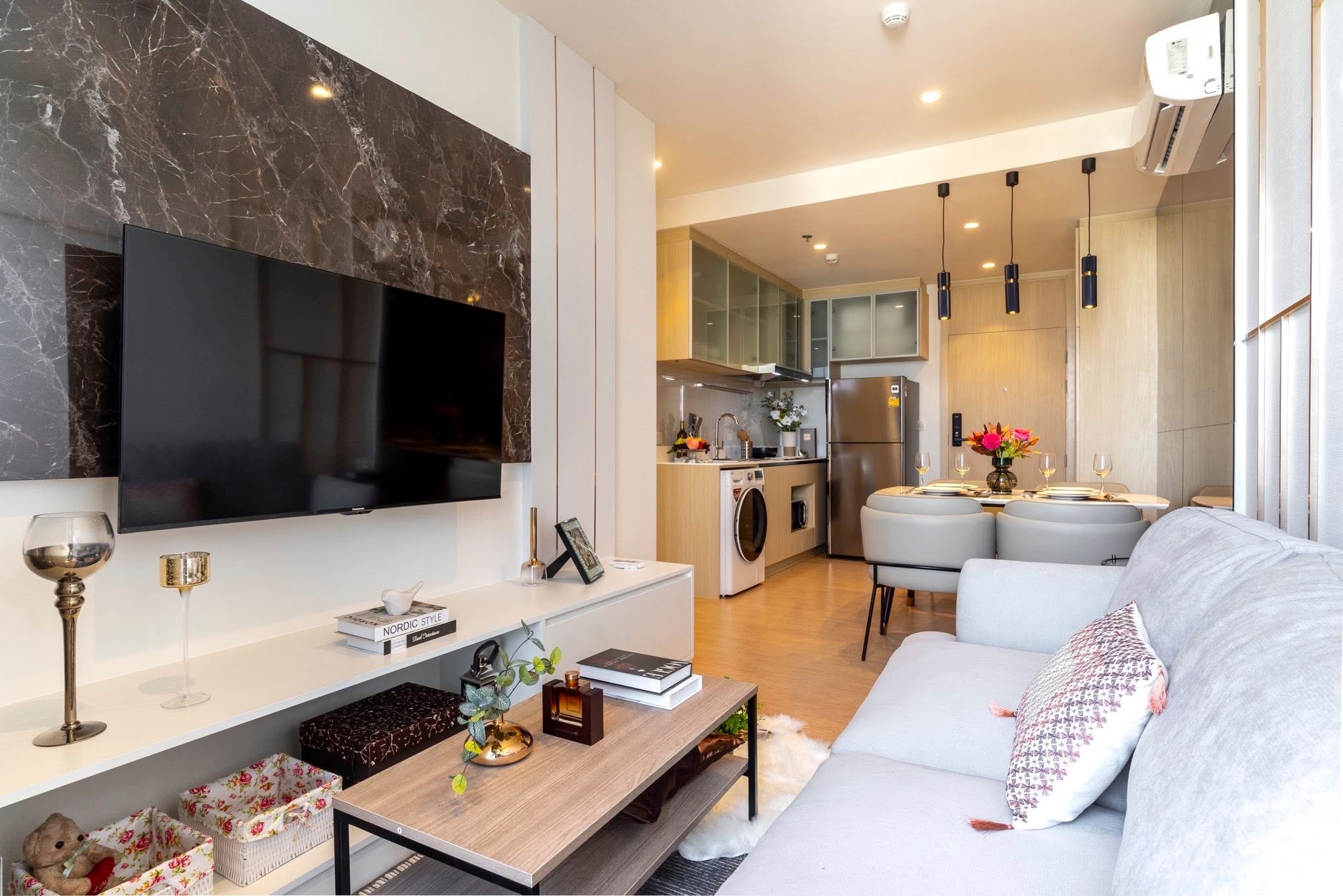 For rent: 2-bedroom, 2-bathroom condo at MARU Ekkamai 2, 55 sqm on the 12A floor. Pet-friendly. Fully furnished with luxury design. Rent: 55,000 THB (with pets) / 50,000 THB (no pets). Exceptional facilities.