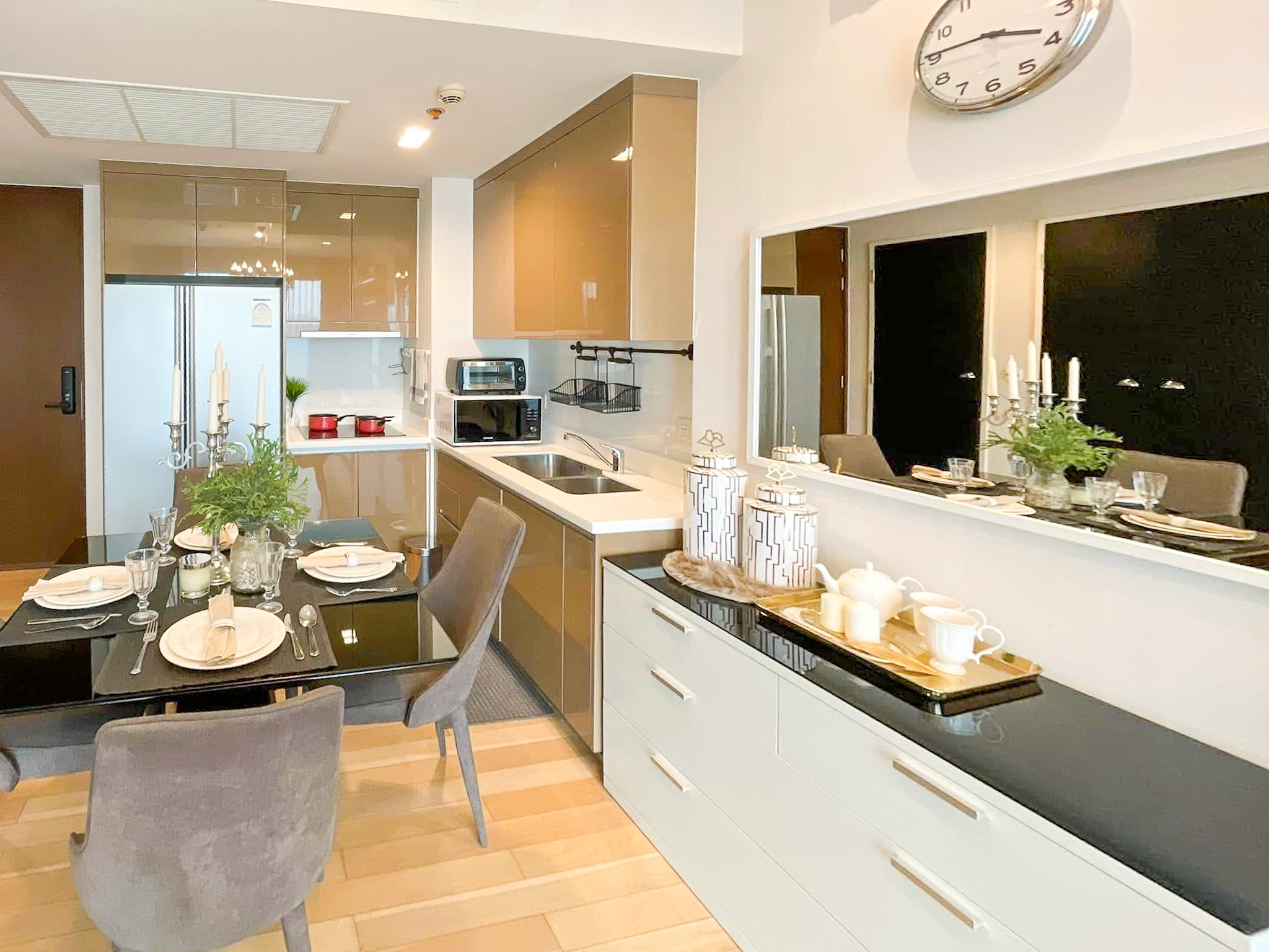 Luxury 2-bedroom condo at SIRI at Sukhumvit for rent and sale. Just 2 minutes walk to BTS Thong Lor. 24th floor with pool view, fully furnished, modern design. Rent 65,000 THB/month or buy for 15.5M THB.