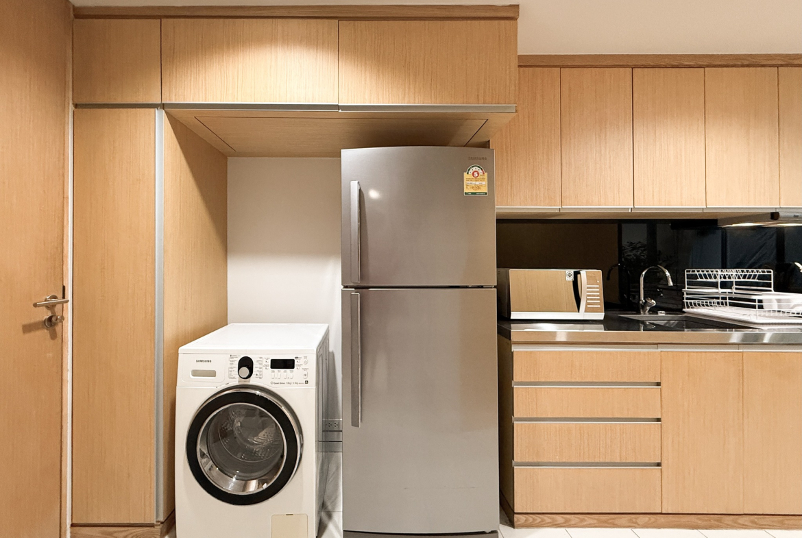 Stylish 1-bedroom condo for rent at Siamese Gioia Sukhumvit 31. 50 sqm with Japanese bathtub, full kitchen, and modern decor. Great location near Phrom Phong BTS. Rent: 26,000 THB/month.