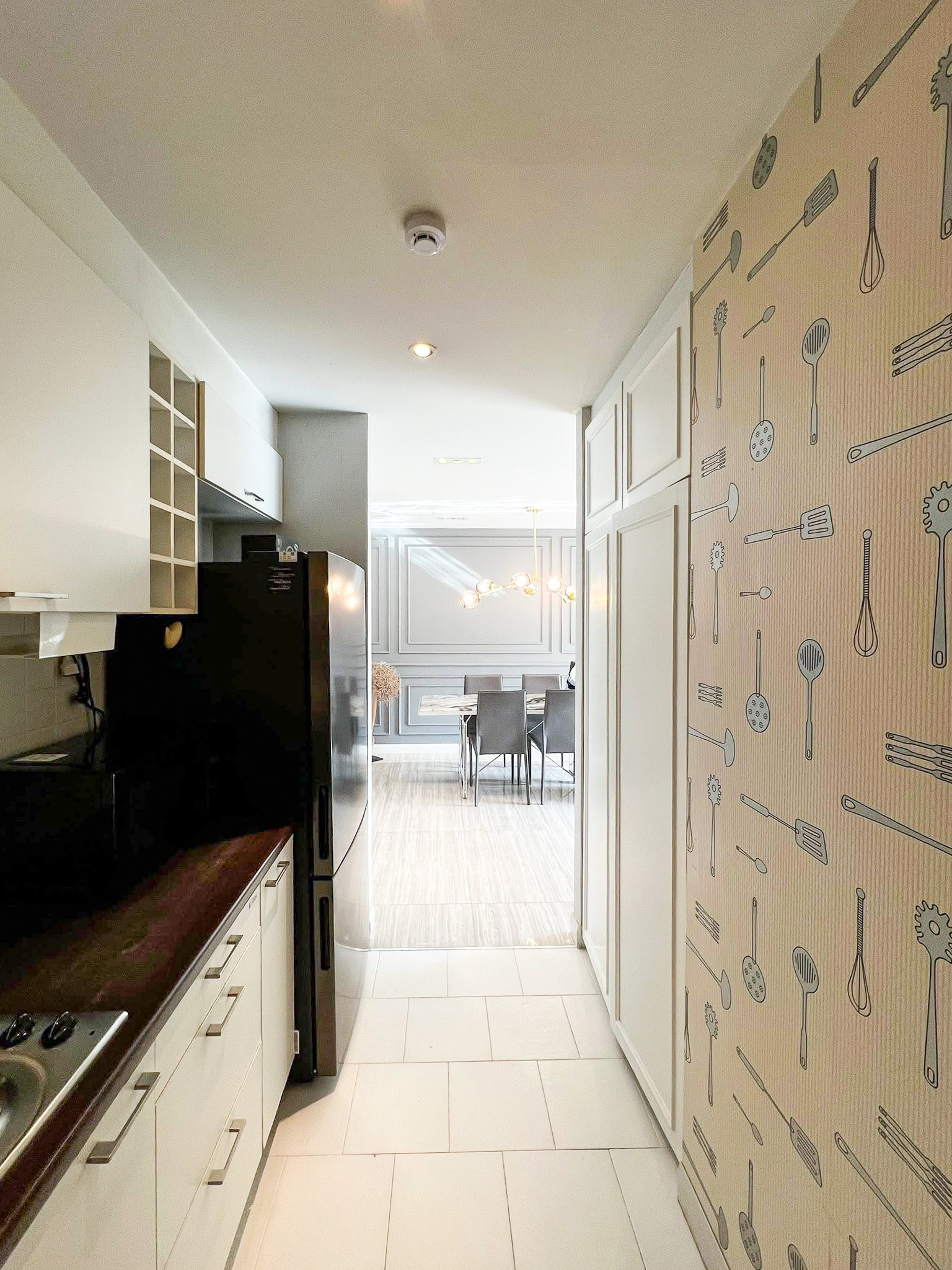 Stylish 2-bedroom condo for rent on Sukhumvit Soi 51 near BTS Thonglor. 80 sqm, peaceful location with green views, designer interiors, walk to EmQuartier & cafes. 48,000 THB/month.