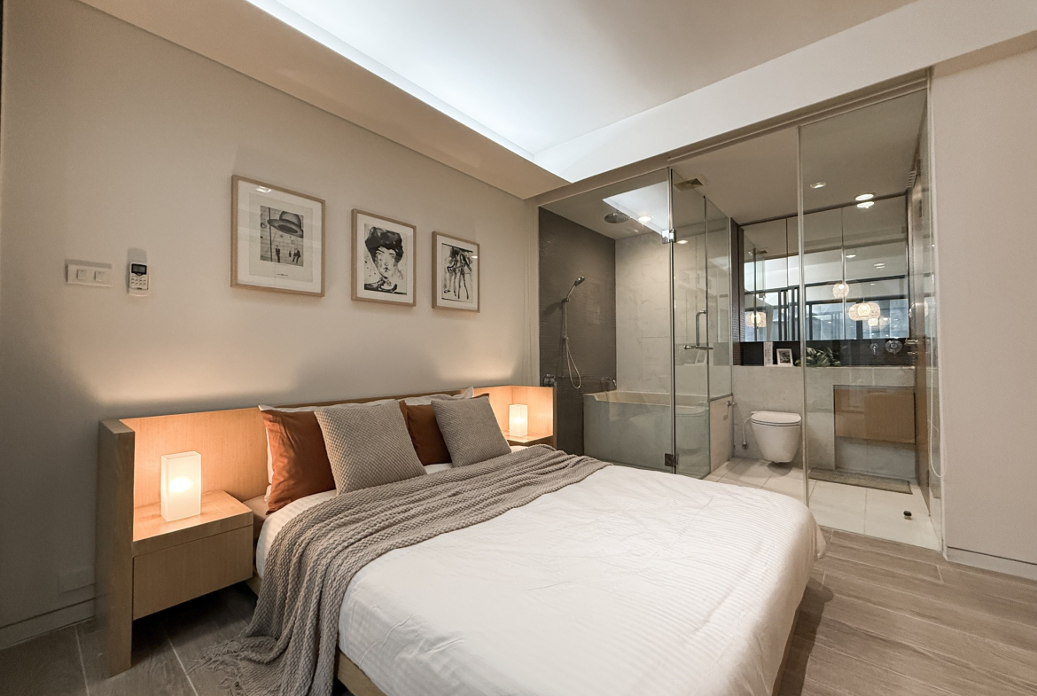 Stylish 1-bedroom condo for rent at Siamese Gioia Sukhumvit 31. 50 sqm with Japanese bathtub, full kitchen, and modern decor. Great location near Phrom Phong BTS. Rent: 26,000 THB/month.