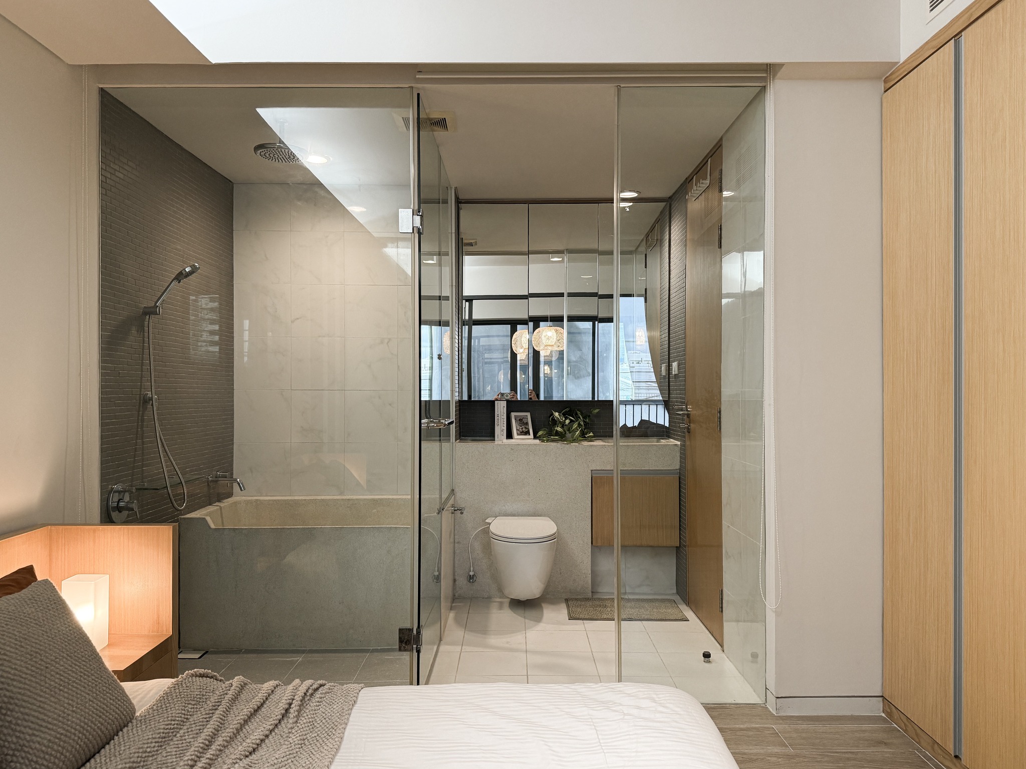 Stylish 1-bedroom condo for rent at Siamese Gioia Sukhumvit 31. 50 sqm with Japanese bathtub, full kitchen, and modern decor. Great location near Phrom Phong BTS. Rent: 26,000 THB/month.
