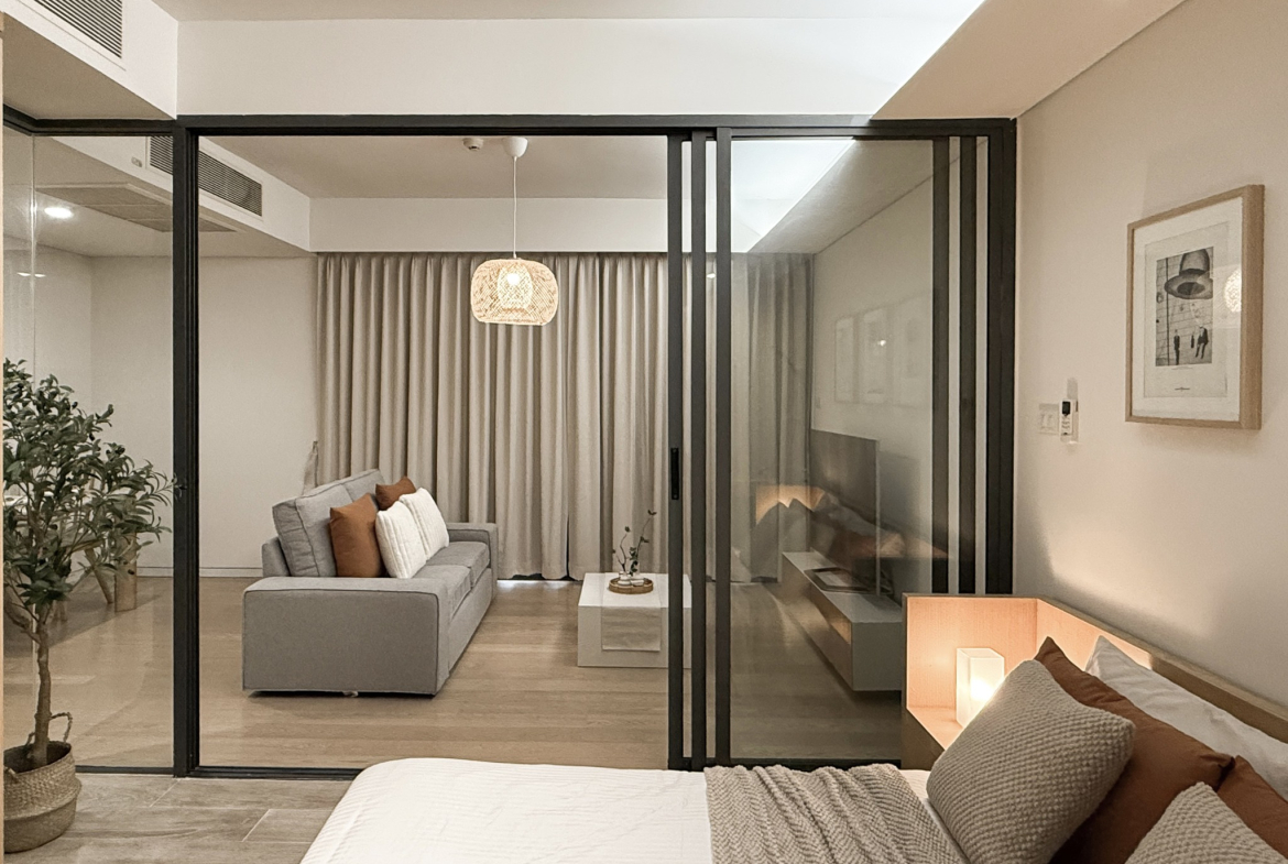 Stylish 1-bedroom condo for rent at Siamese Gioia Sukhumvit 31. 50 sqm with Japanese bathtub, full kitchen, and modern decor. Great location near Phrom Phong BTS. Rent: 26,000 THB/month.