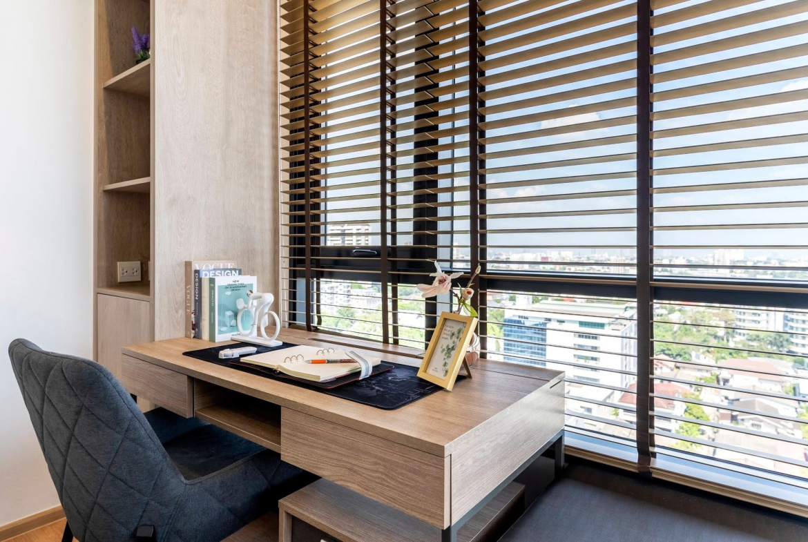 For rent: 2-bedroom, 2-bathroom condo at MARU Ekkamai 2, 55 sqm on the 12A floor. Pet-friendly. Fully furnished with luxury design. Rent: 55,000 THB (with pets) / 50,000 THB (no pets). Exceptional facilities.