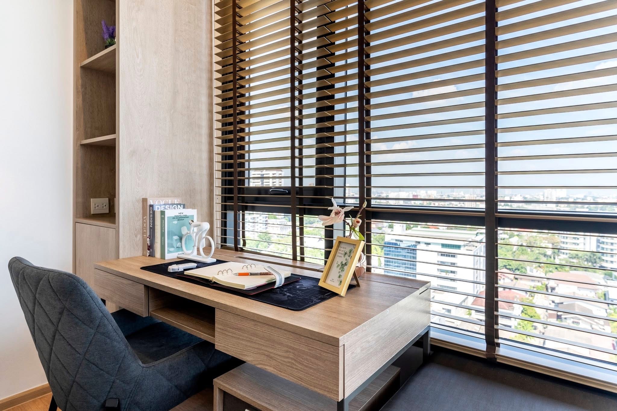 For rent: 2-bedroom, 2-bathroom condo at MARU Ekkamai 2, 55 sqm on the 12A floor. Pet-friendly. Fully furnished with luxury design. Rent: 55,000 THB (with pets) / 50,000 THB (no pets). Exceptional facilities.