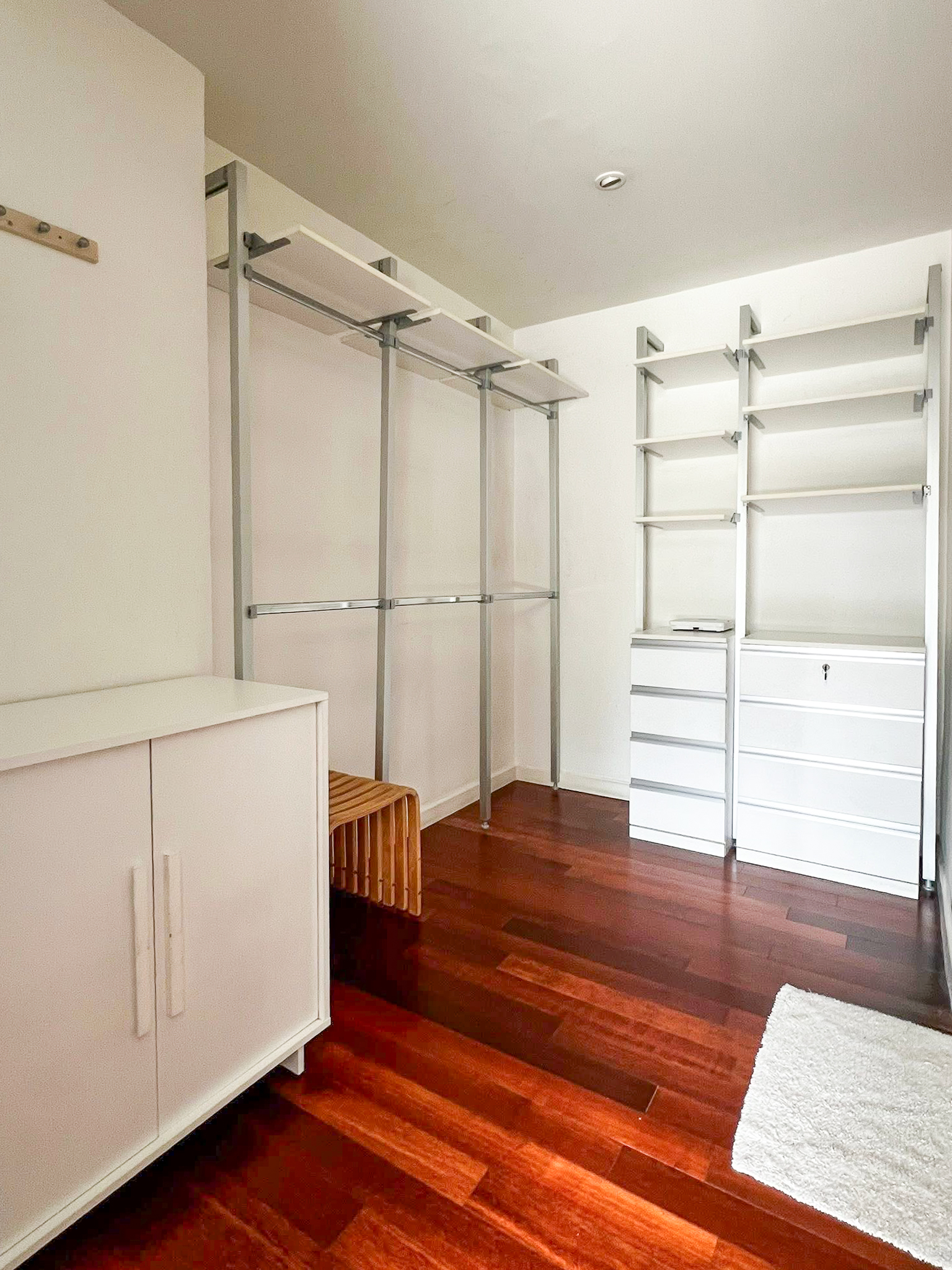 Stylish 2-bedroom condo for rent on Sukhumvit Soi 51 near BTS Thonglor. 80 sqm, peaceful location with green views, designer interiors, walk to EmQuartier & cafes. 48,000 THB/month.