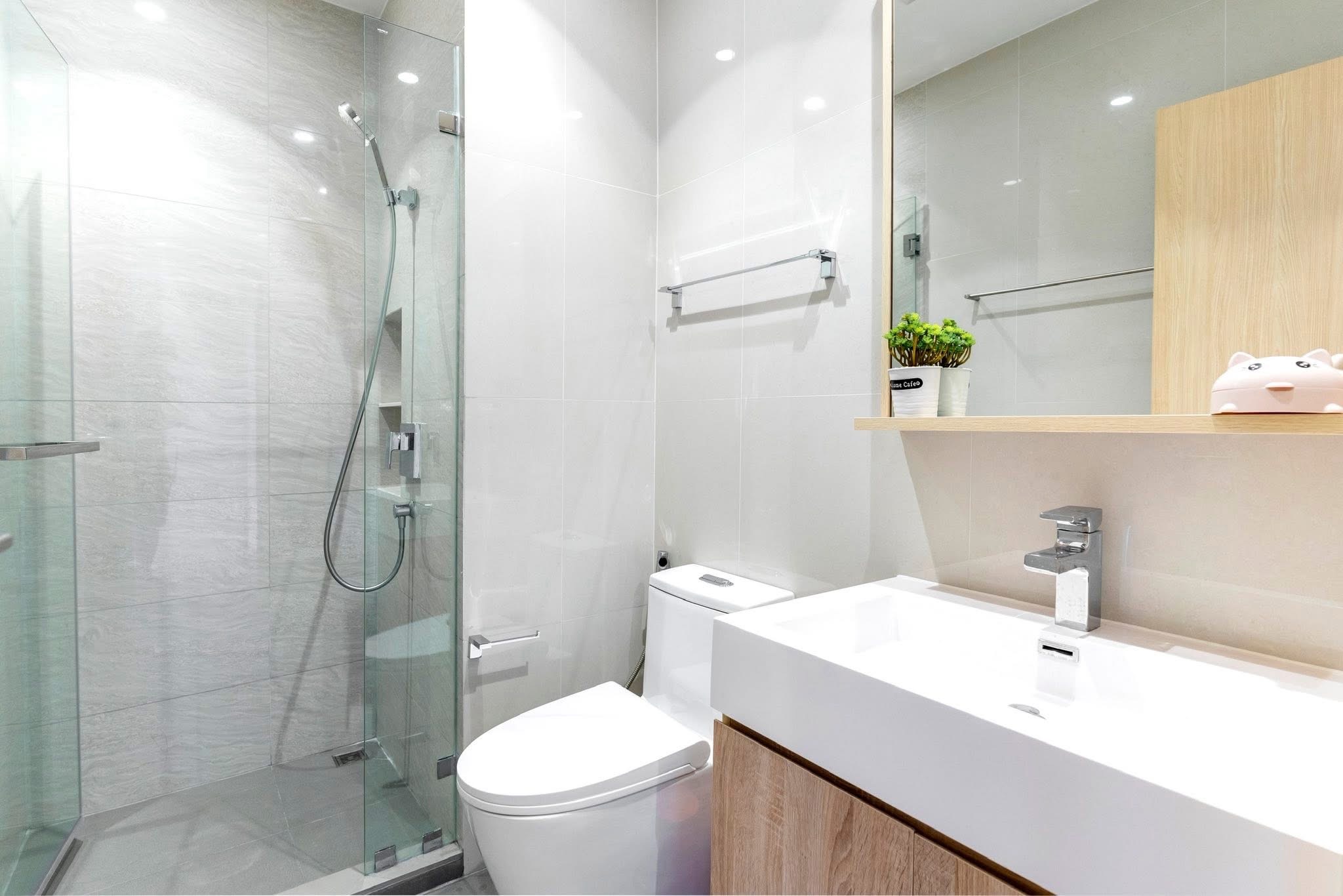 For rent: 2-bedroom, 2-bathroom condo at MARU Ekkamai 2, 55 sqm on the 12A floor. Pet-friendly. Fully furnished with luxury design. Rent: 55,000 THB (with pets) / 50,000 THB (no pets). Exceptional facilities.