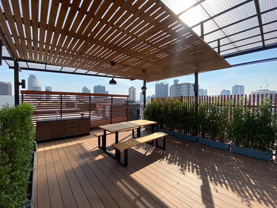 Pet-Friendly 4 Bed House for Rent in Ekkamai Sukhumvit 65 with Rooftop Garden – 500+ SQM