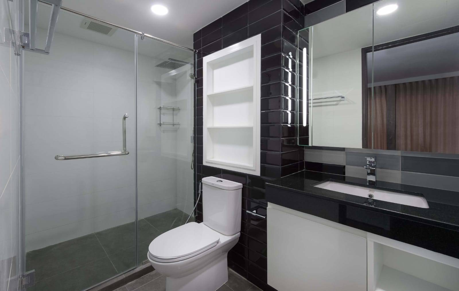 For Rent: Spacious 2-Bedroom Condo in Tranquil Sukhumvit 26, Near BTS Phrom Phong For Rent: Spacious 2-Bedroom Condo in Tranquil Sukhumvit 26, Near BTS Phrom Phong