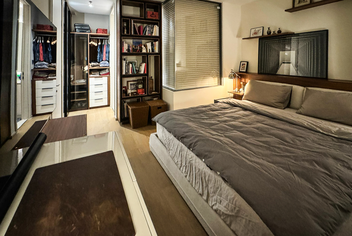Modern 1 Bedroom Pet-Friendly Condo for Rent in Thong Lor