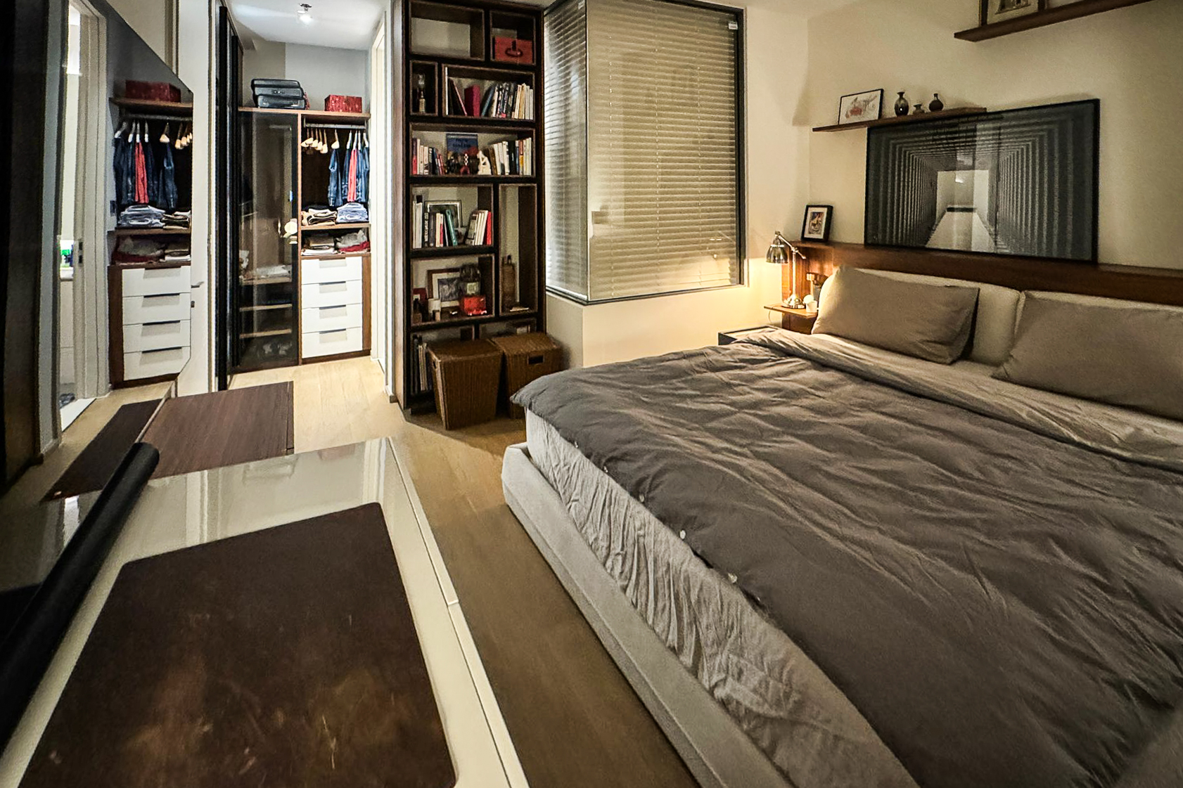Modern 1 Bedroom Pet-Friendly Condo for Rent in Thong Lor