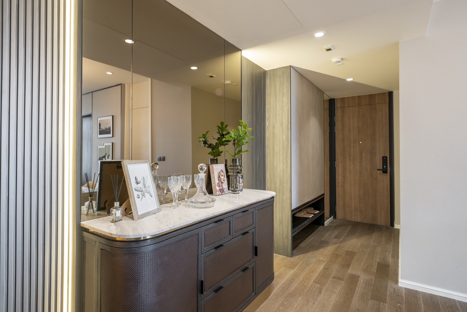 Luxury 2-Bed 2-Bath Condo for Rent & Sale in Muniq Sukhumvit 23 – Pet Friendly