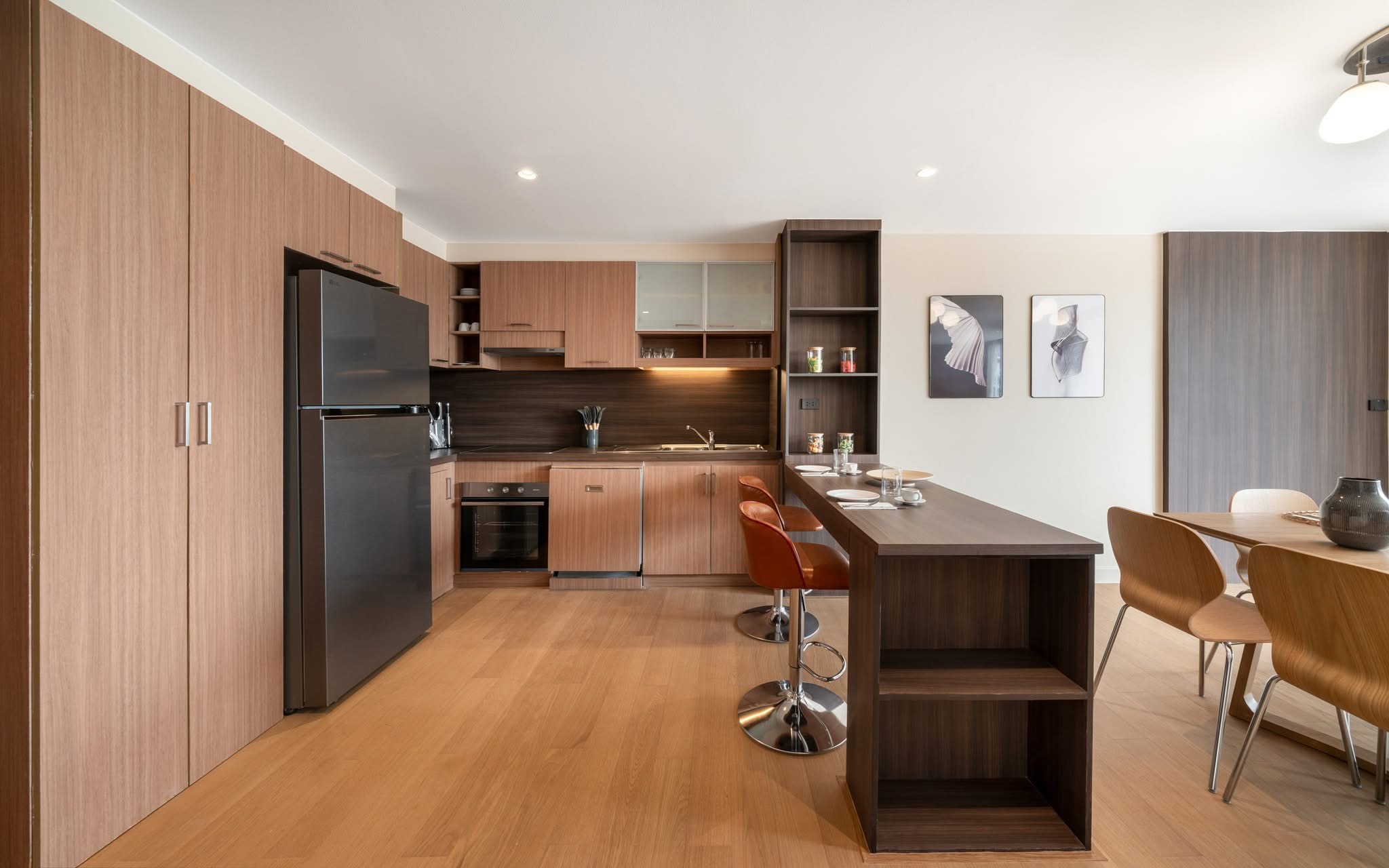 Modern 2-Bedroom Apartment for Rent in Sukhumvit 49 Thong Lor BTS Modern 2-Bedroom Apartment for Rent in Sukhumvit 49 Thong Lor BTS