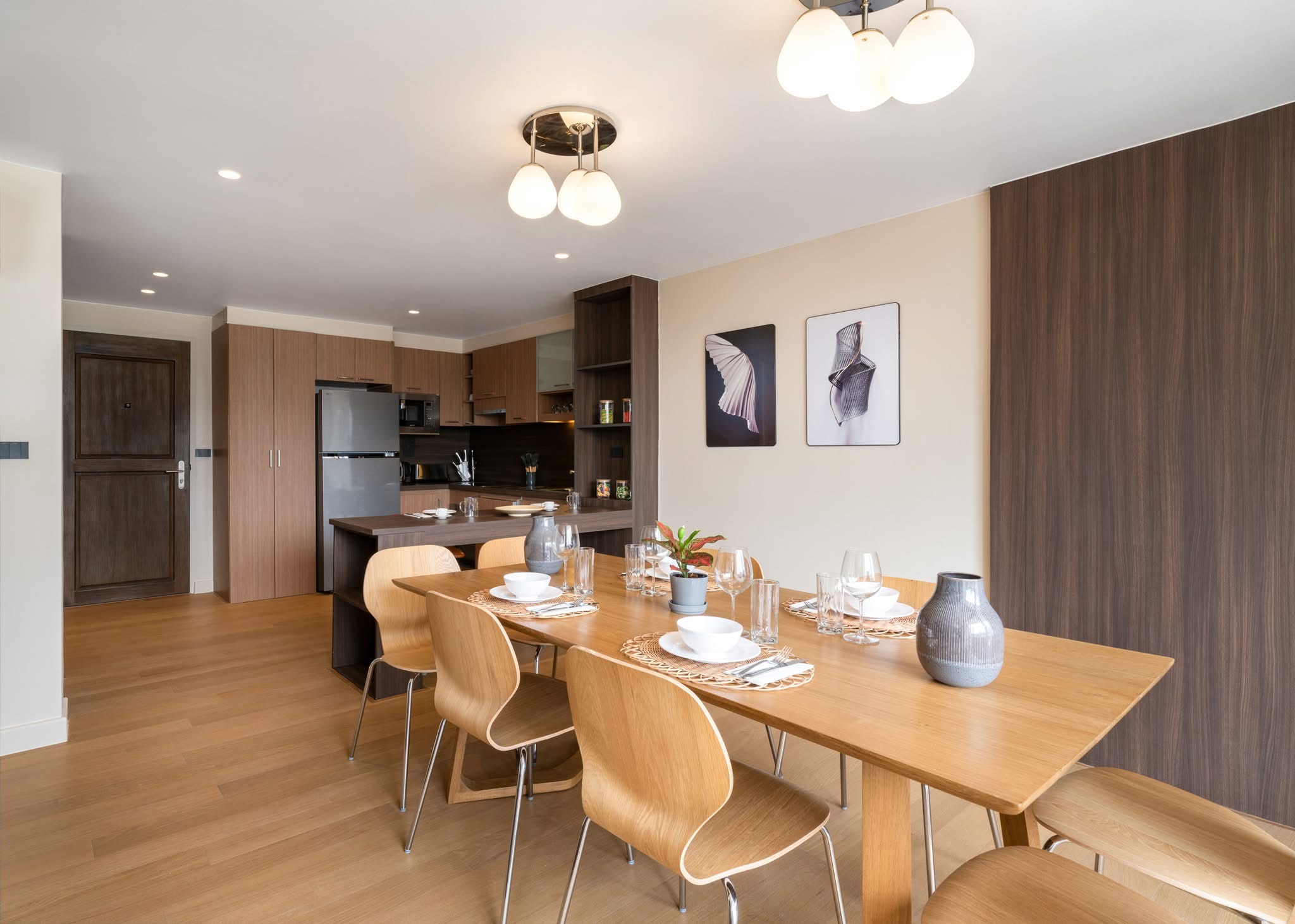 Modern 2-Bedroom Apartment for Rent in Sukhumvit 49 Thong Lor BTS Modern 2-Bedroom Apartment for Rent in Sukhumvit 49 Thong Lor BTS
