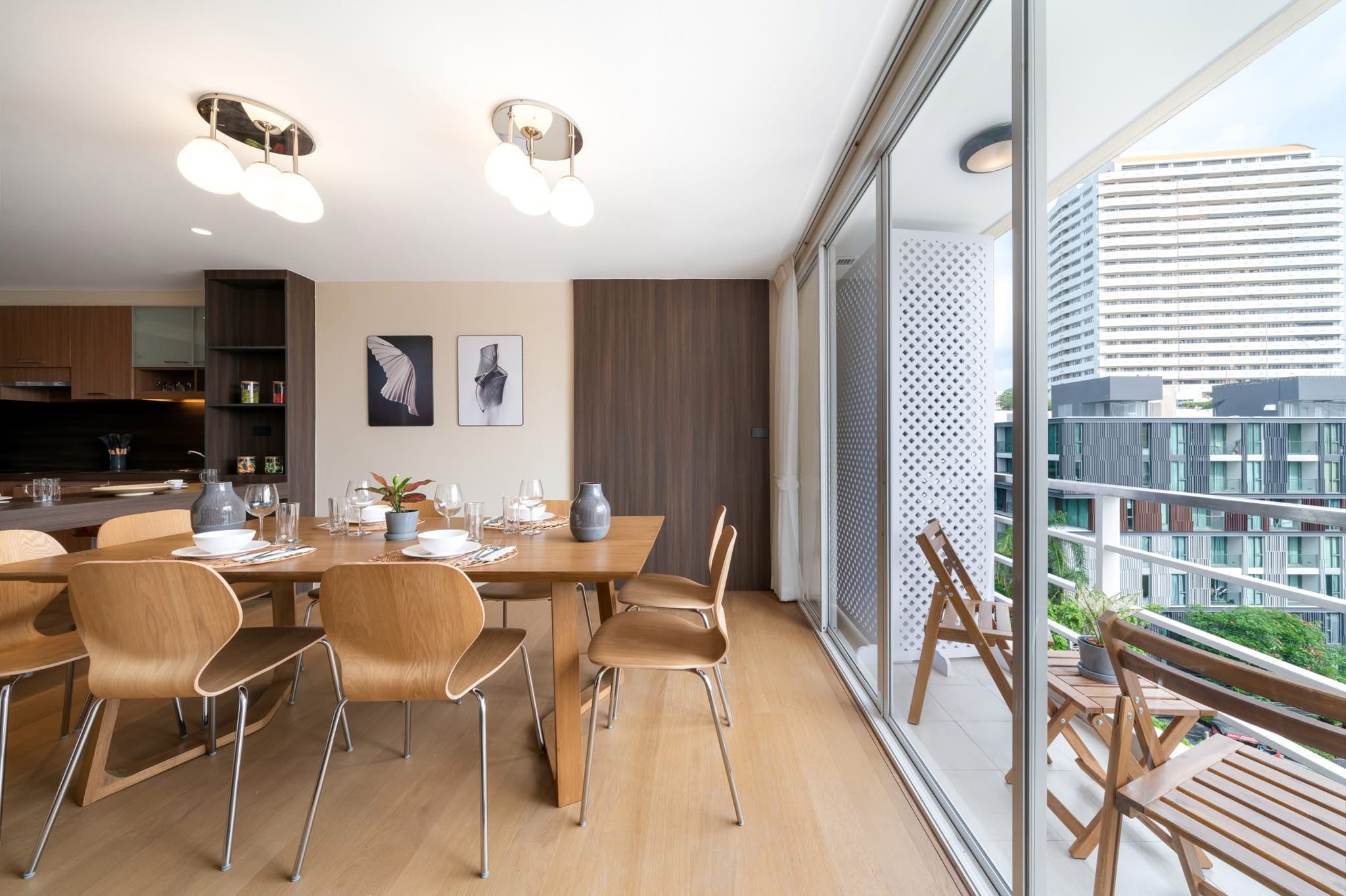 Modern 2-Bedroom Apartment for Rent in Sukhumvit 49 Thong Lor BTS Modern 2-Bedroom Apartment for Rent in Sukhumvit 49 Thong Lor BTS