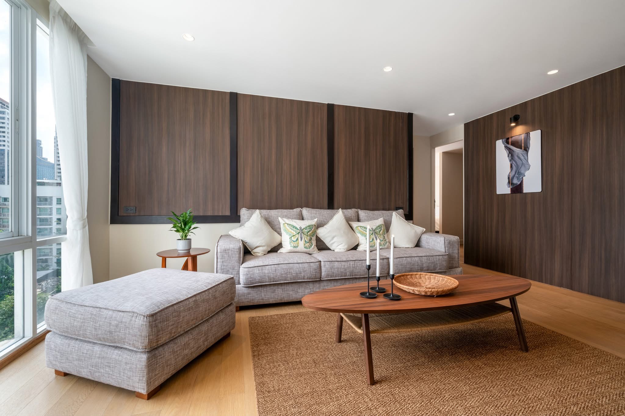 Modern 2-Bedroom Apartment for Rent in Sukhumvit 49 Thong Lor BTS Modern 2-Bedroom Apartment for Rent in Sukhumvit 49 Thong Lor BTS