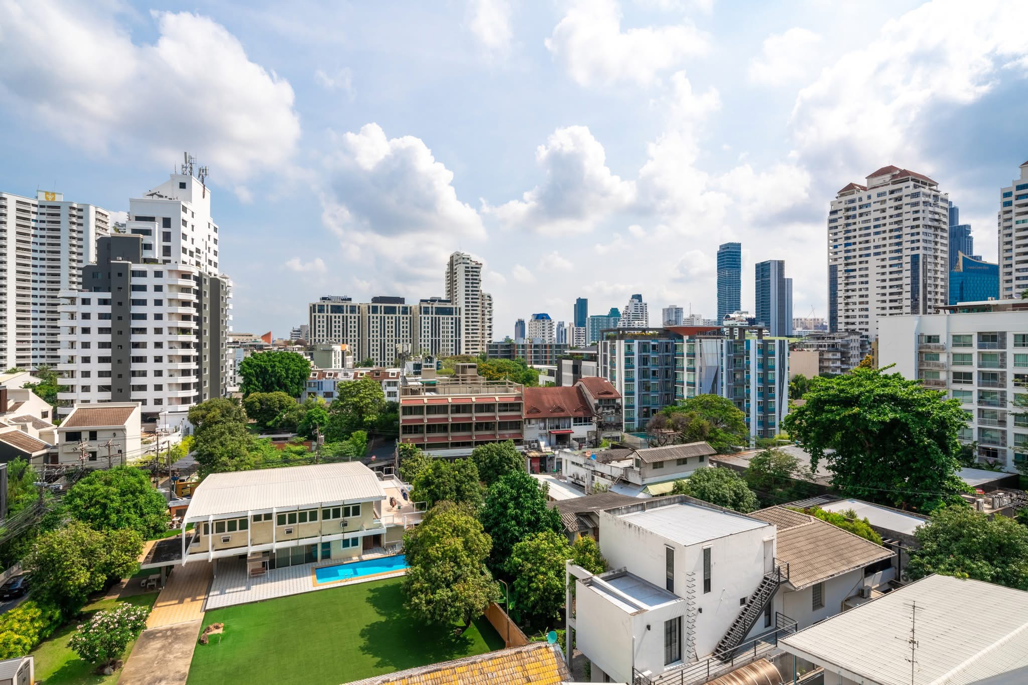 Modern 2-Bedroom Apartment for Rent in Sukhumvit 49 Thong Lor BTS Modern 2-Bedroom Apartment for Rent in Sukhumvit 49 Thong Lor BTS