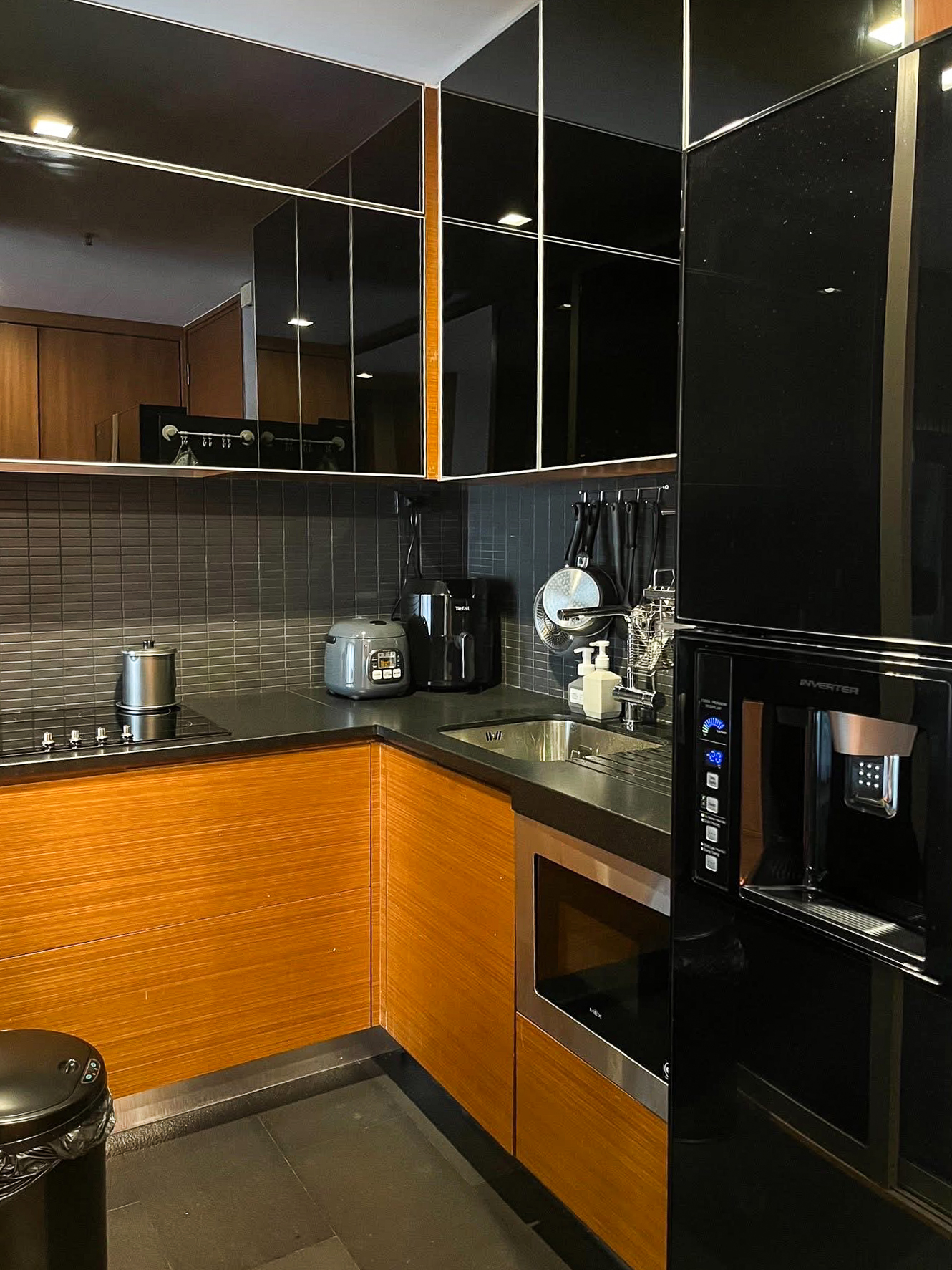 Kitchen Spacious 2-Bedroom Condo in Thonglor, Just 200m from BTS Thong Lor