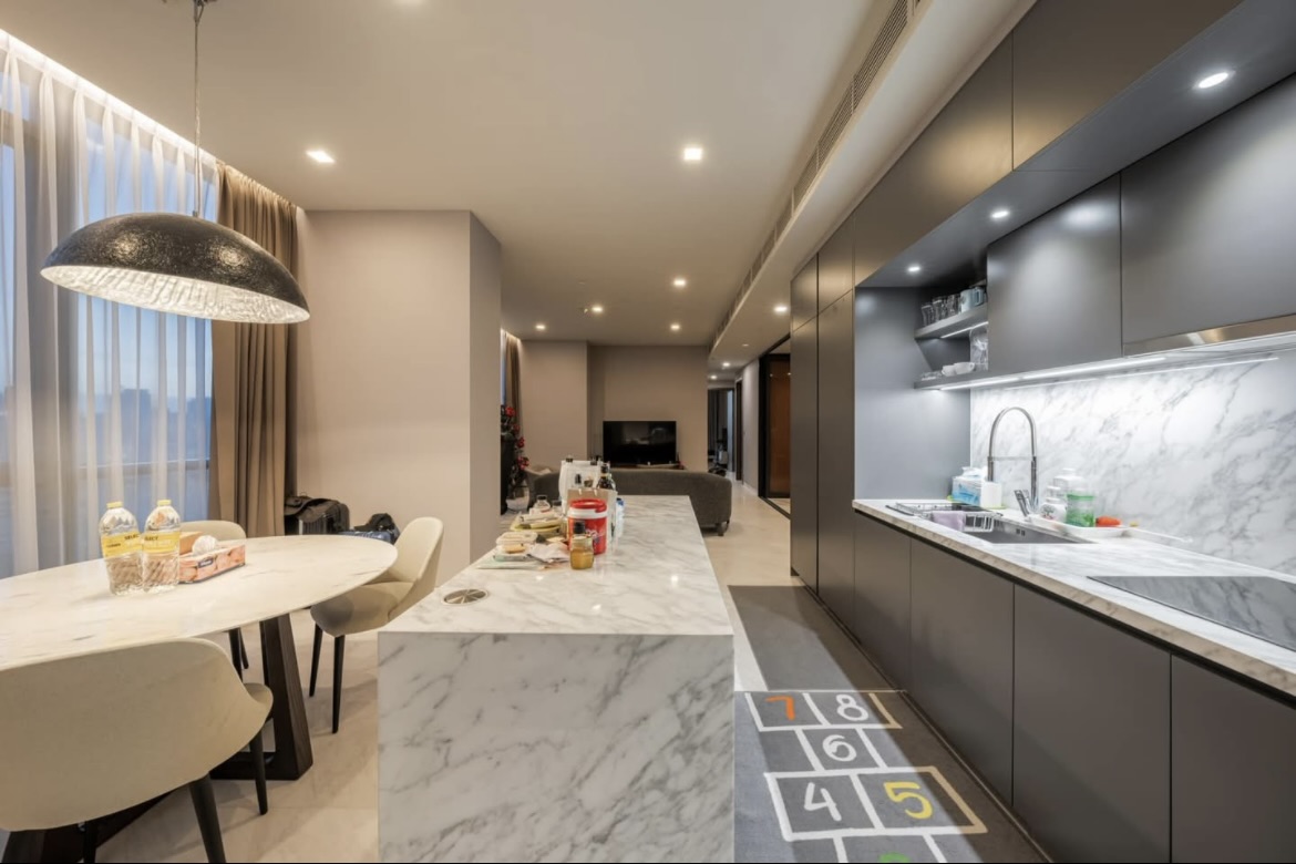 Luxury 2-bedroom condo for sale at The Monument Thonglor, best-positioned unit on the 18th floor with panoramic views, private lift, 2 parking rights, and pet-friendly. Fully furnished. 33.9M THB.