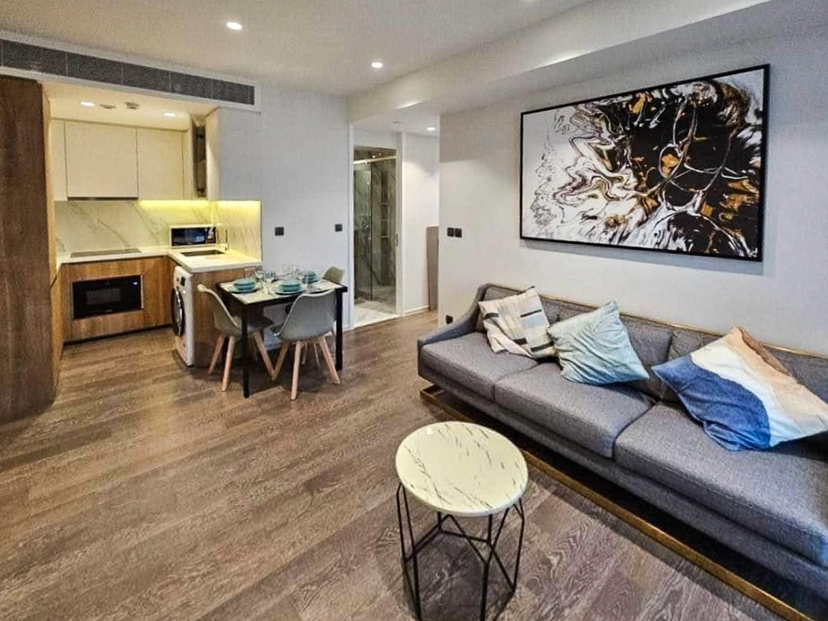 For Rent – Muniq Sukhumvit 23 | 2 Bedroom Pet-Friendly Condo Near BTS Asoke