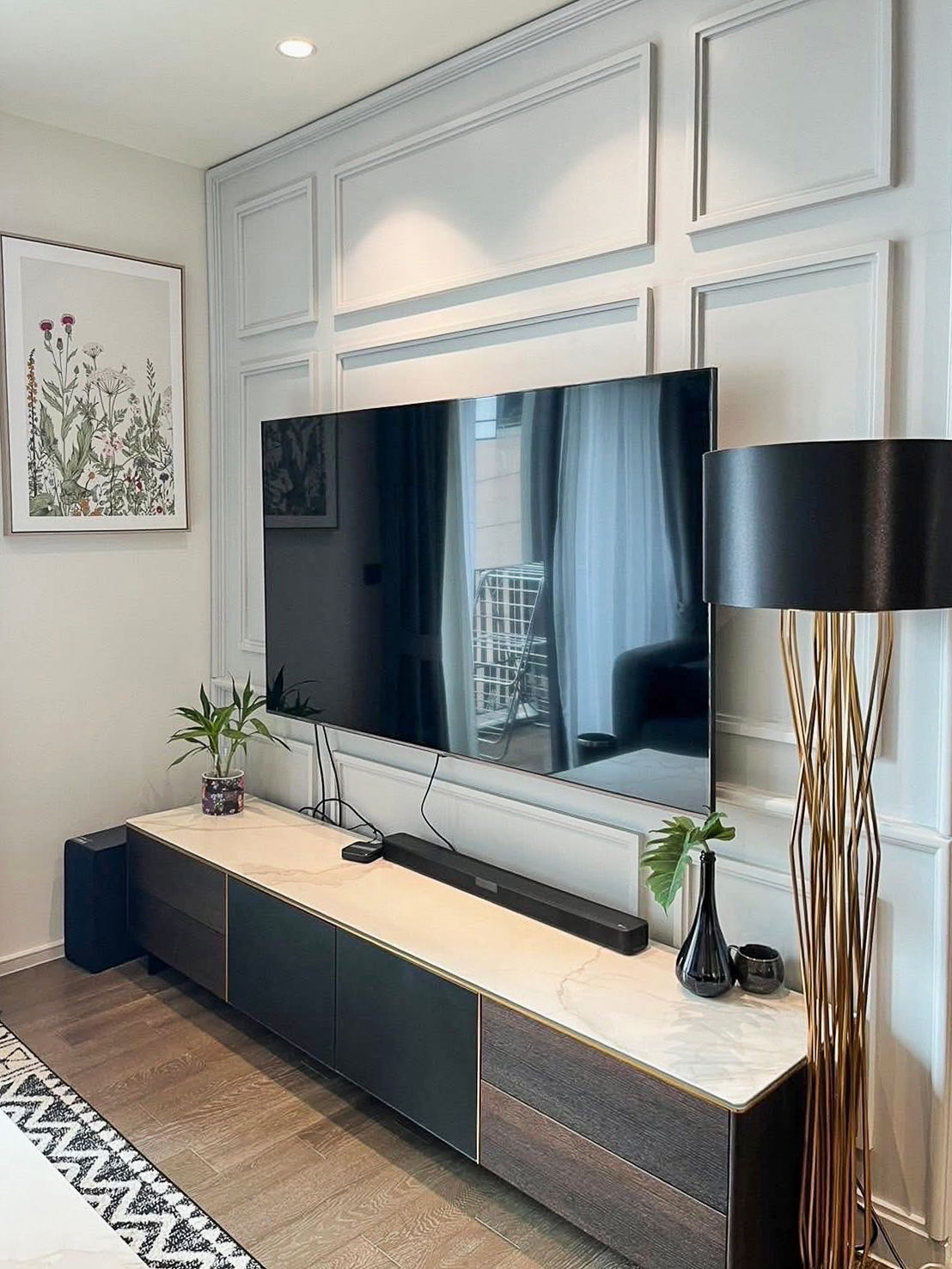 Elegant Two Bedroom Condo at Muniq Sukhumvit 23, Near Asoke BTS