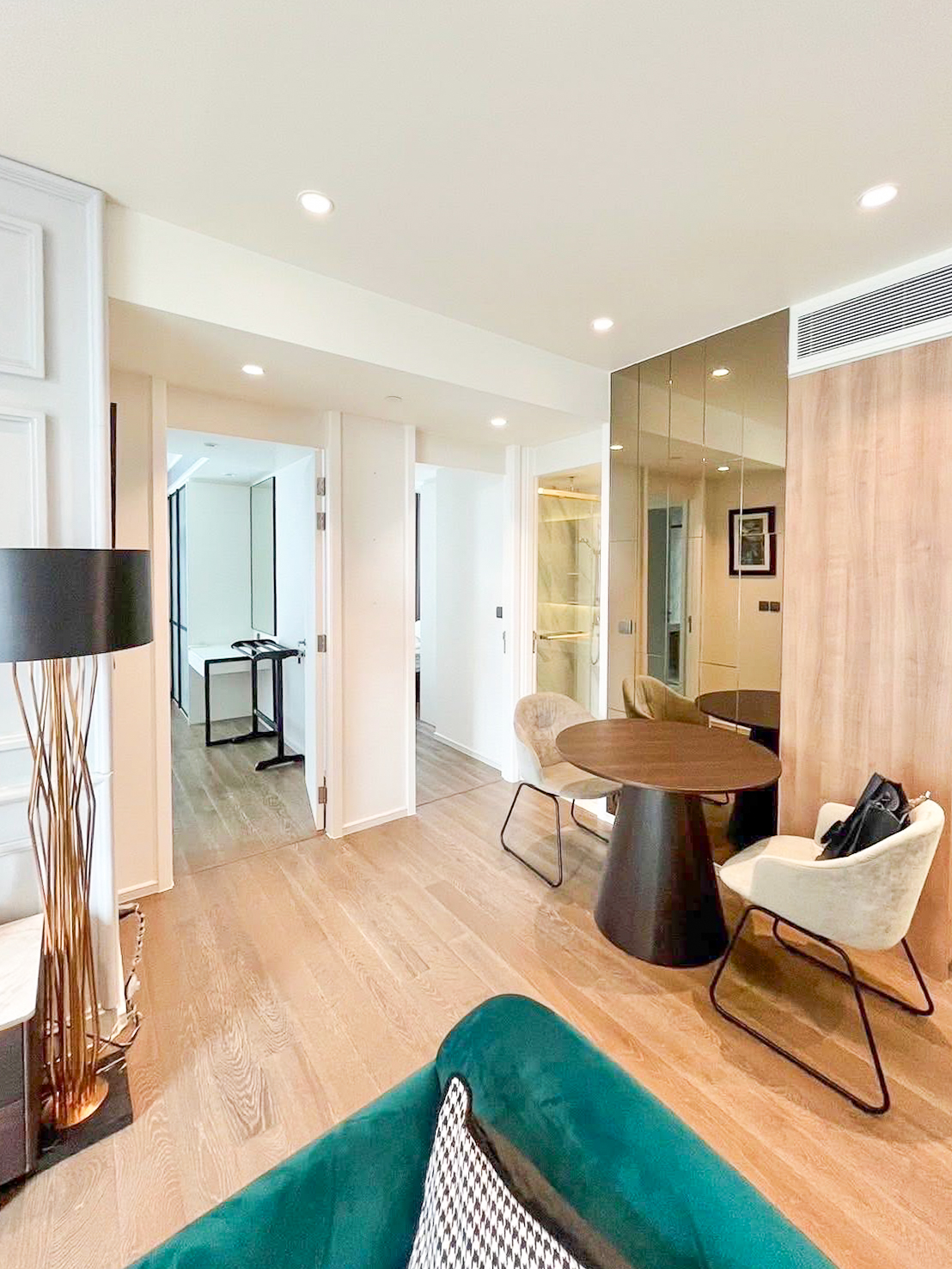 Elegant Two Bedroom Condo at Muniq Sukhumvit 23, Near Asoke BTS