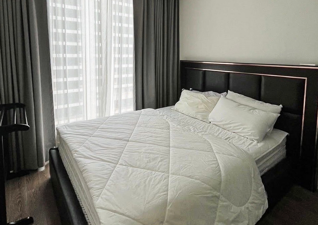 Elegant Two Bedroom Condo at Muniq Sukhumvit 23, Near Asoke BTS