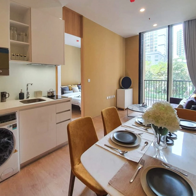 Fully furnished 1-bedroom condo for rent at Noble BE19 Asoke. 34 sq.m. with garden view, near BTS Asoke and MRT Sukhumvit. Ready to move in at 30,000 THB/month.