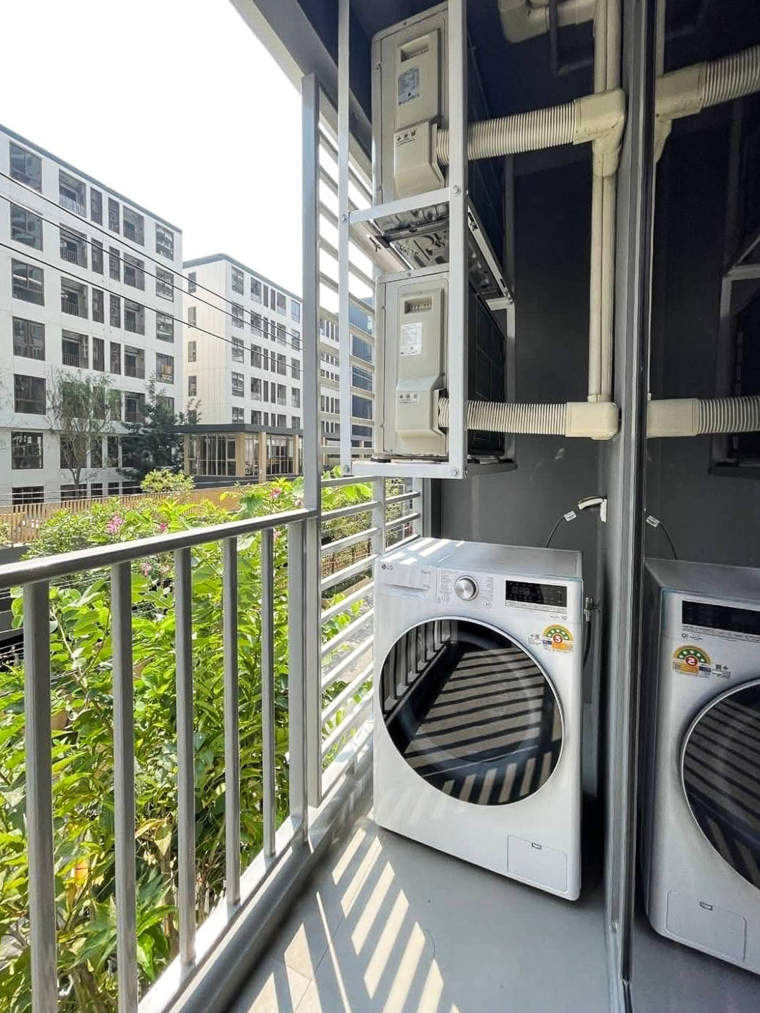 Modern 1-bedroom condo for rent at Quintara Phume Sukhumvit 39, fully furnished with full facilities, near BTS Phrom Phong. 34.85 sq.m., only 21,000 THB/month.