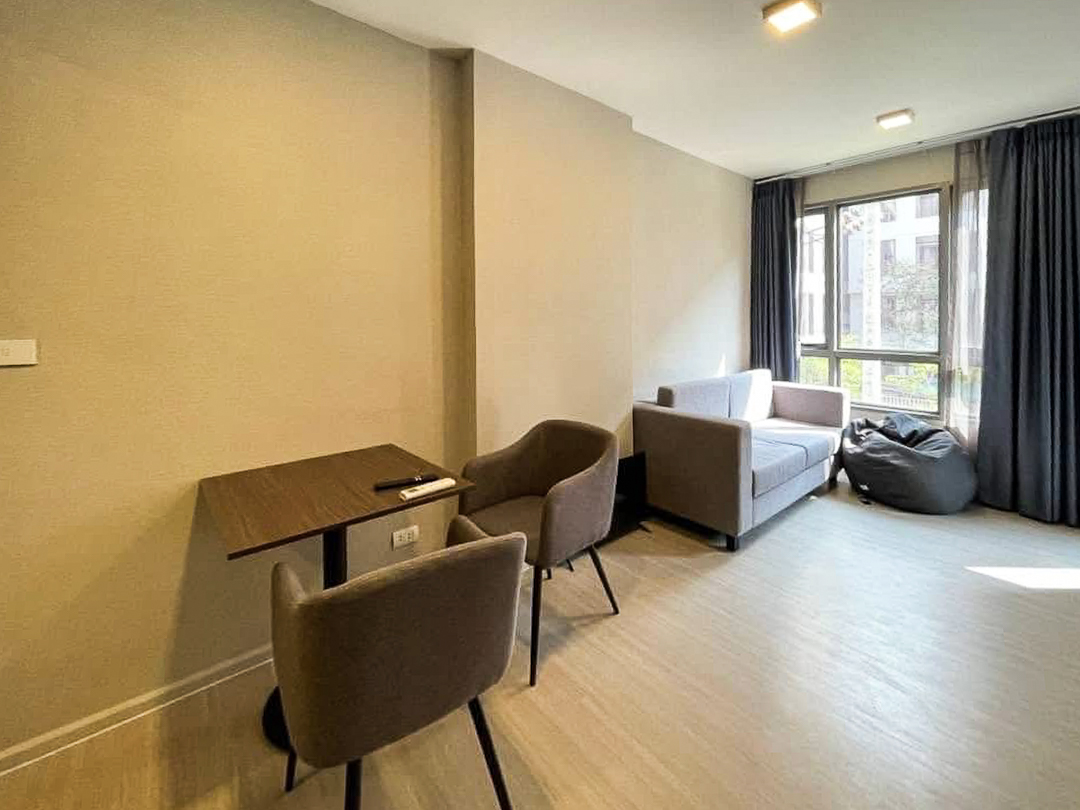 Modern 1-bedroom condo for rent at Quintara Phume Sukhumvit 39, fully furnished with full facilities, near BTS Phrom Phong. 34.85 sq.m., only 21,000 THB/month.