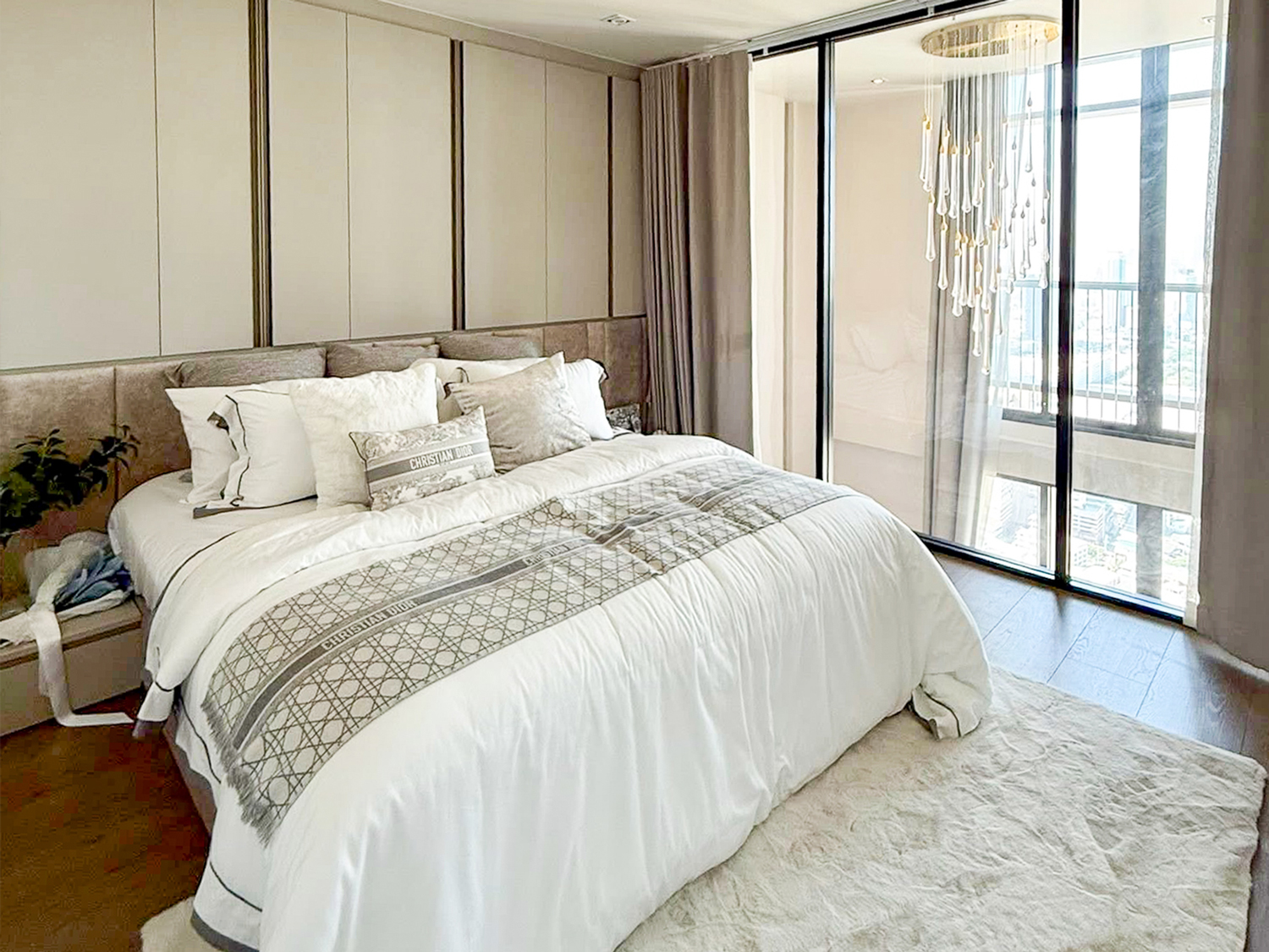 Luxury 2-bedroom duplex condo for sale at Park Origin Phrom Phong, 88 sqm on the 45th floor, fully furnished with exclusive Christian Dior decor. Stunning panoramic city views. Walk to BTS Phrom Phong and EmQuartier. Only 19.99 MB.
